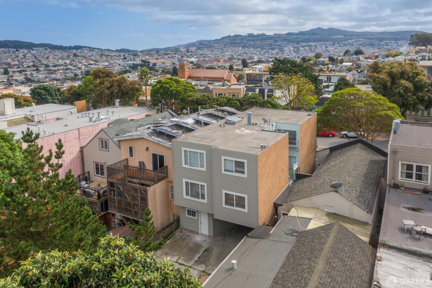 554 Monterey Boulevard