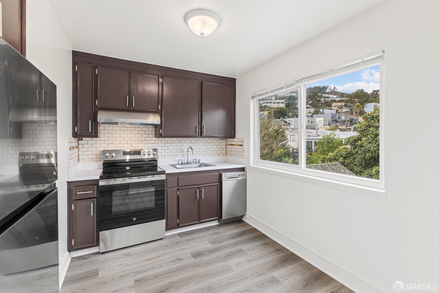 554 Monterey Boulevard