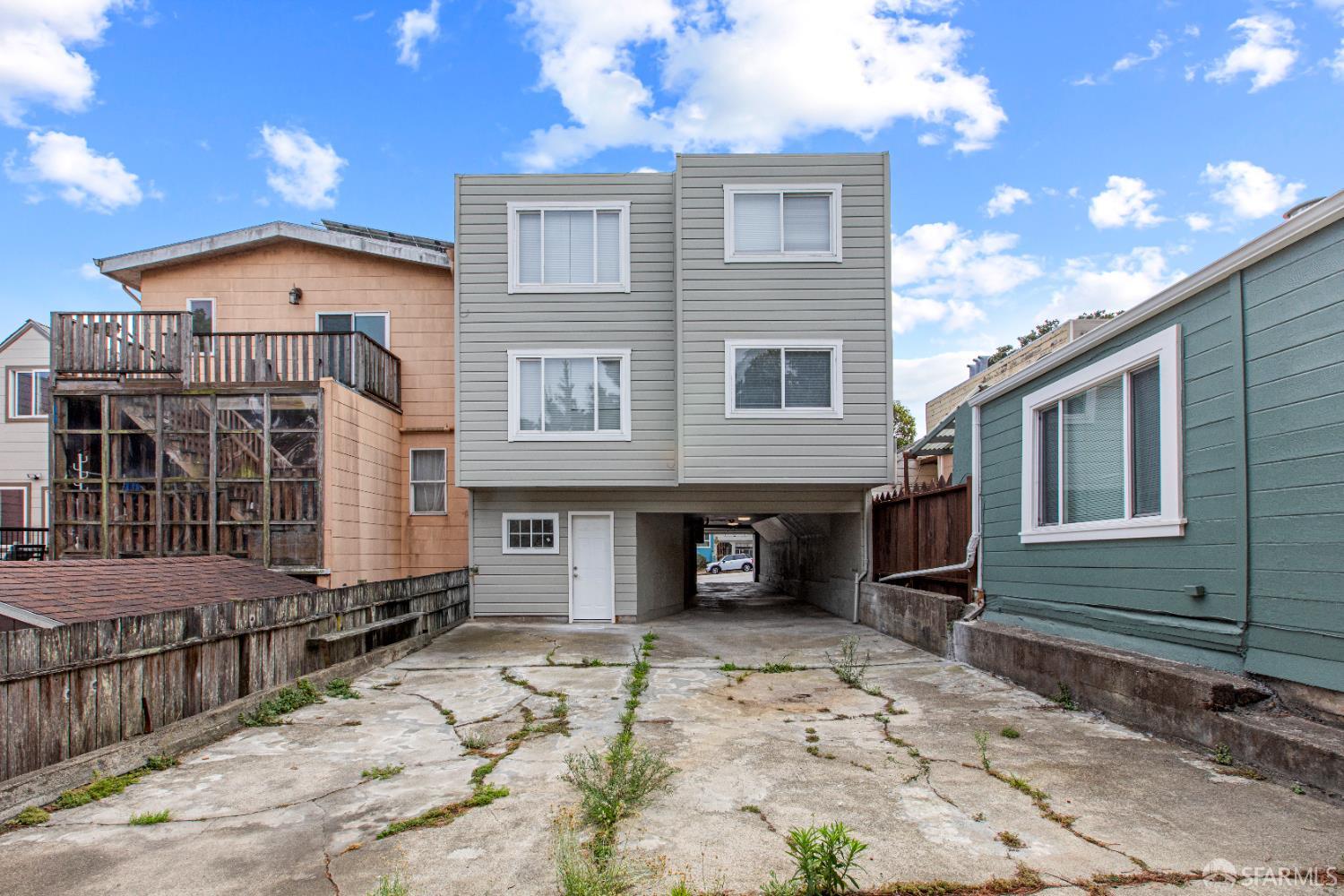 554 Monterey Boulevard