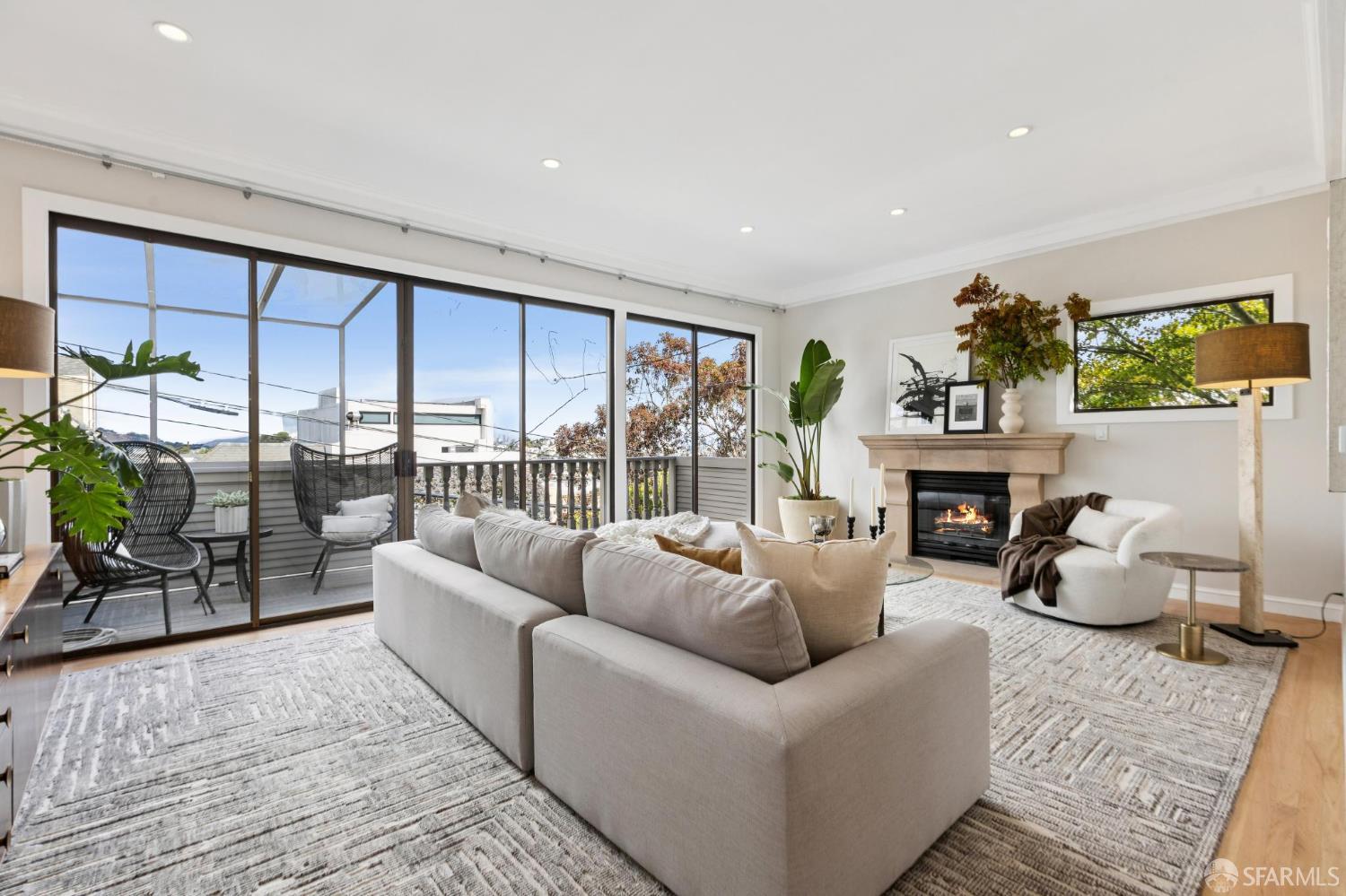 4335 Cesar Chavez Street