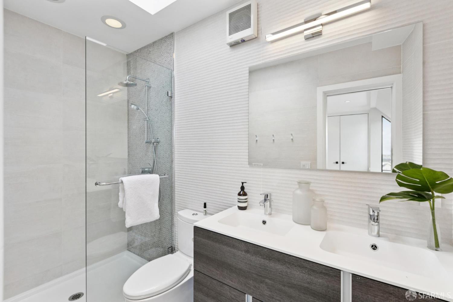 4335 Cesar Chavez Street