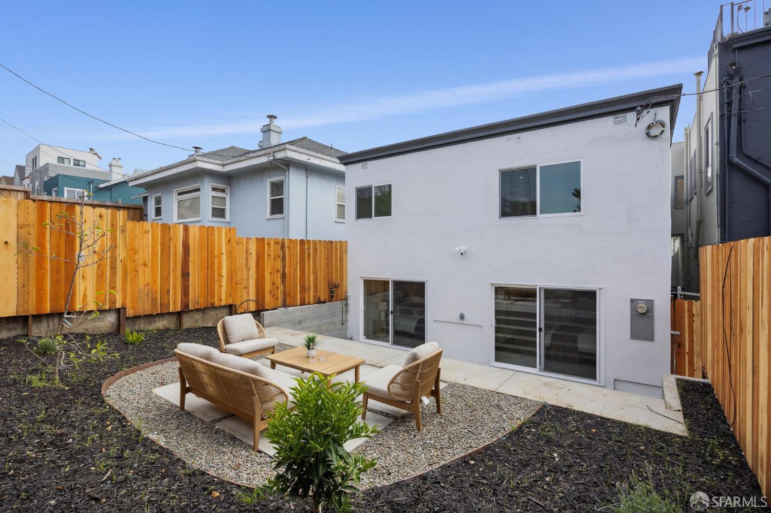 270 Claremont Boulevard