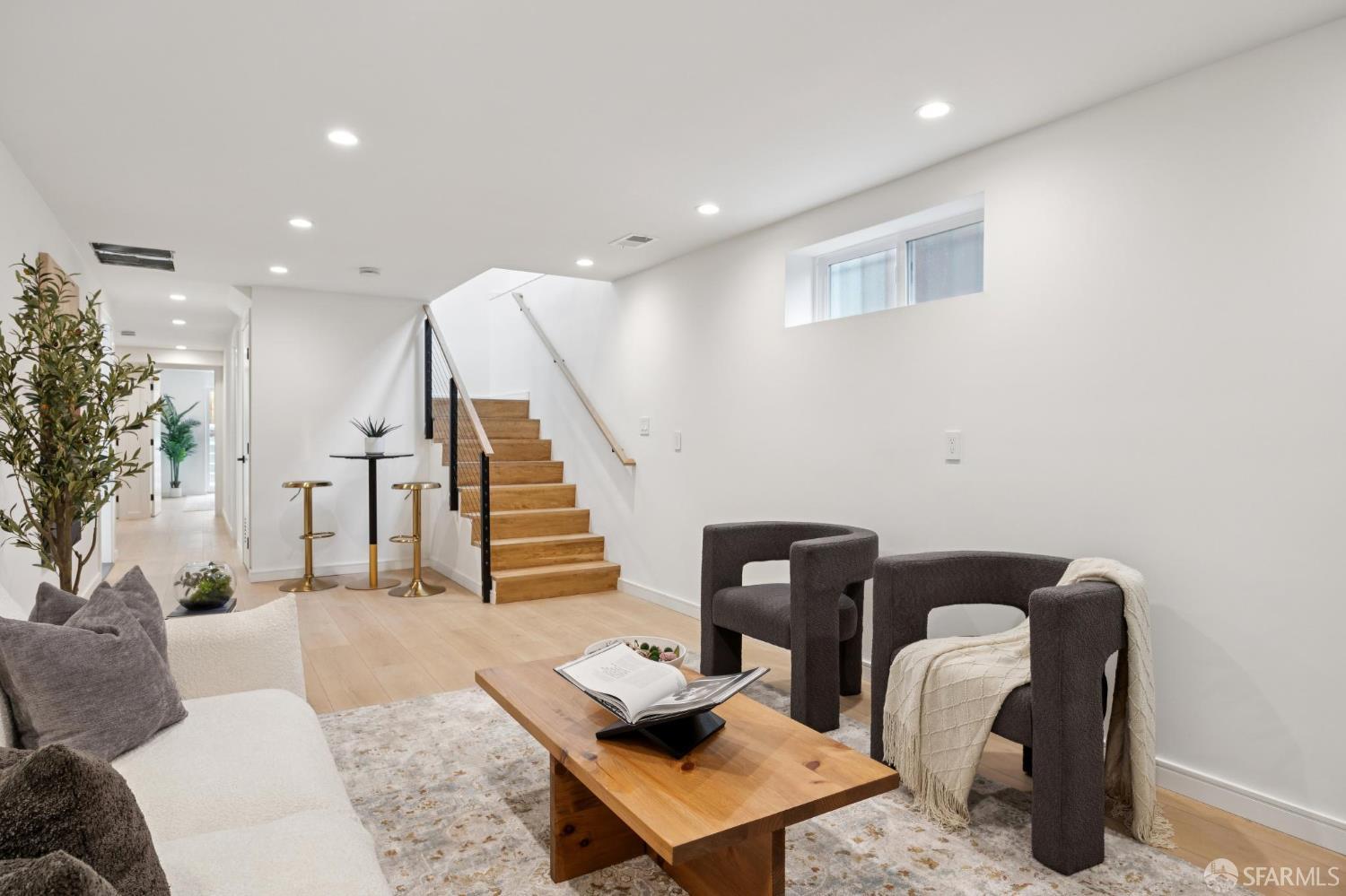 270 Claremont Boulevard