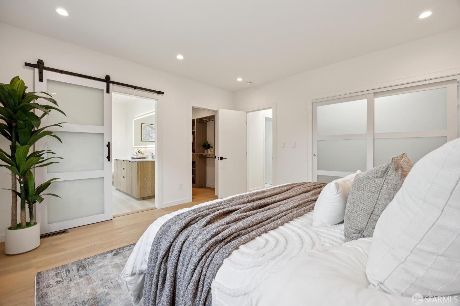 270 Claremont Boulevard