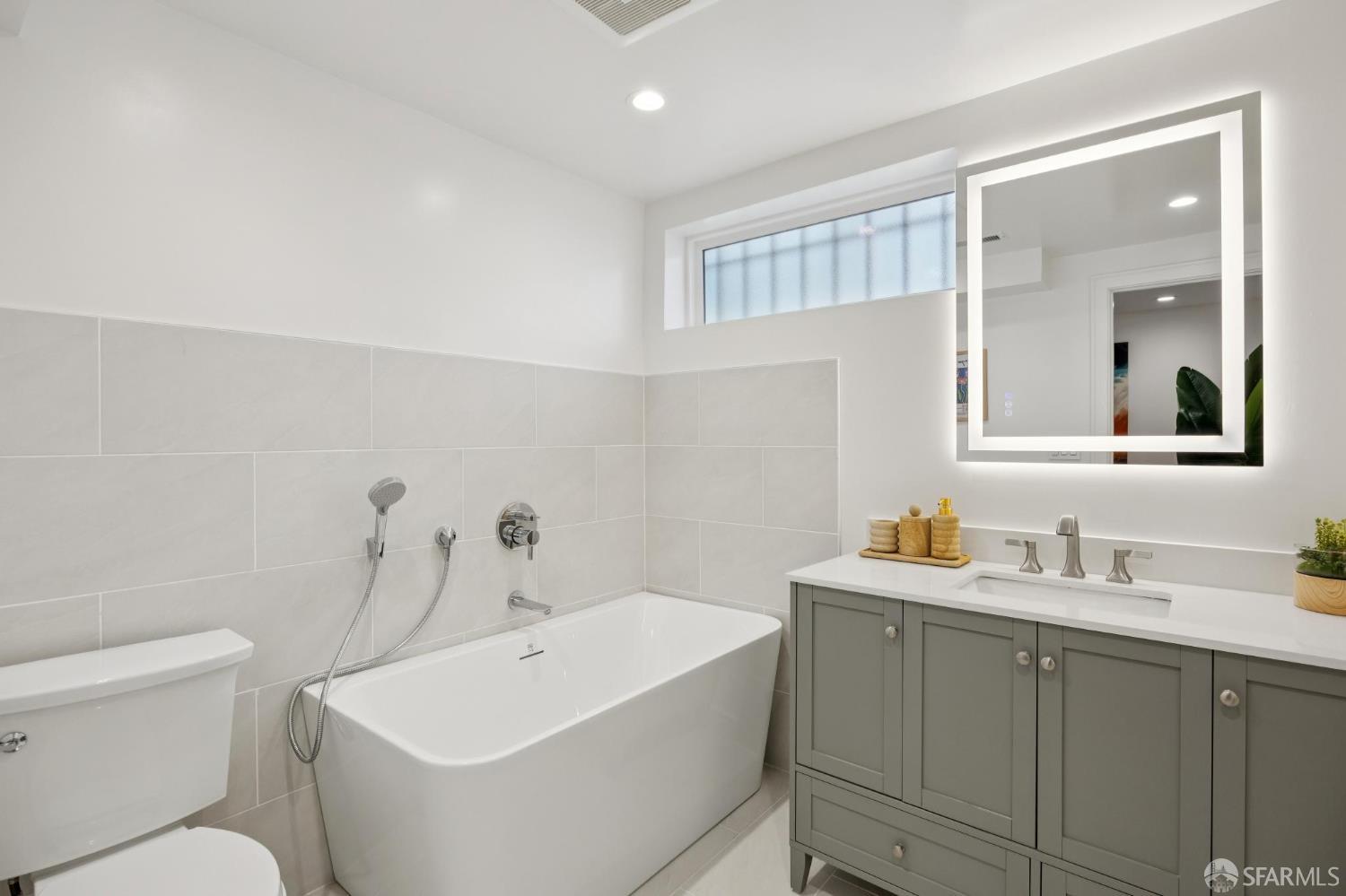 270 Claremont Boulevard