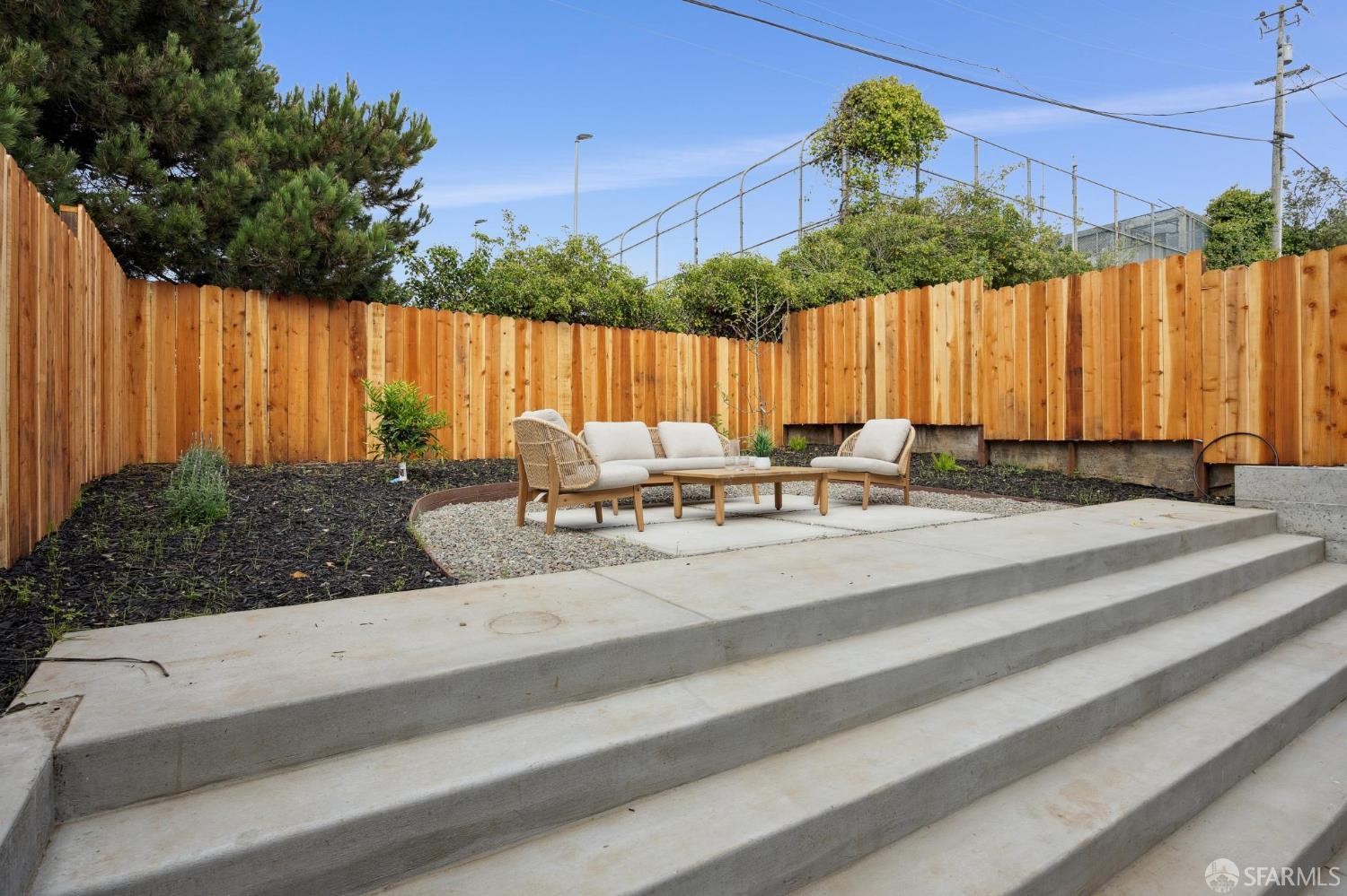 270 Claremont Boulevard