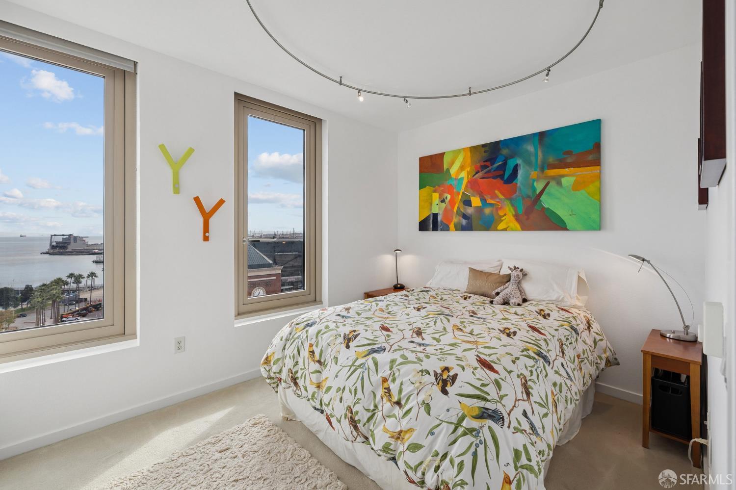 88 King Street # 1305