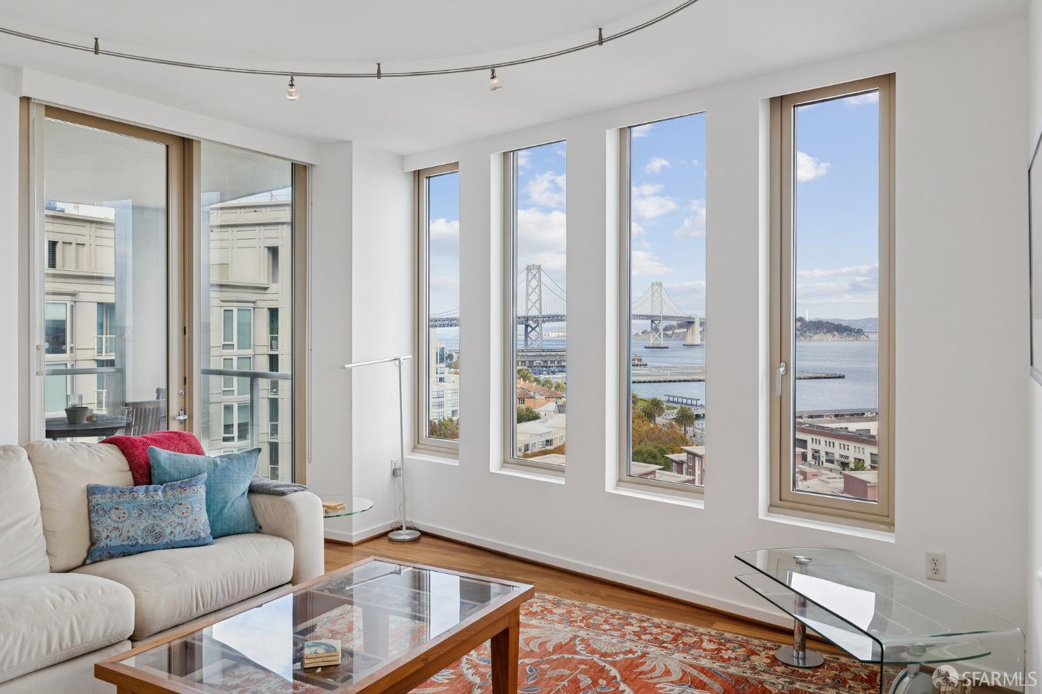 88 King Street # 1305