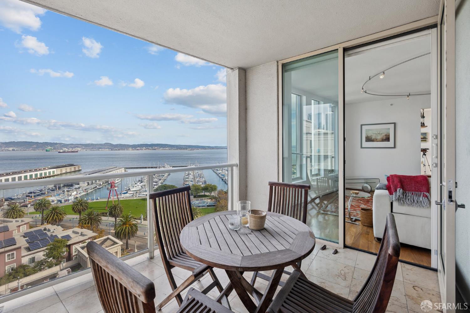 88 King Street # 1305