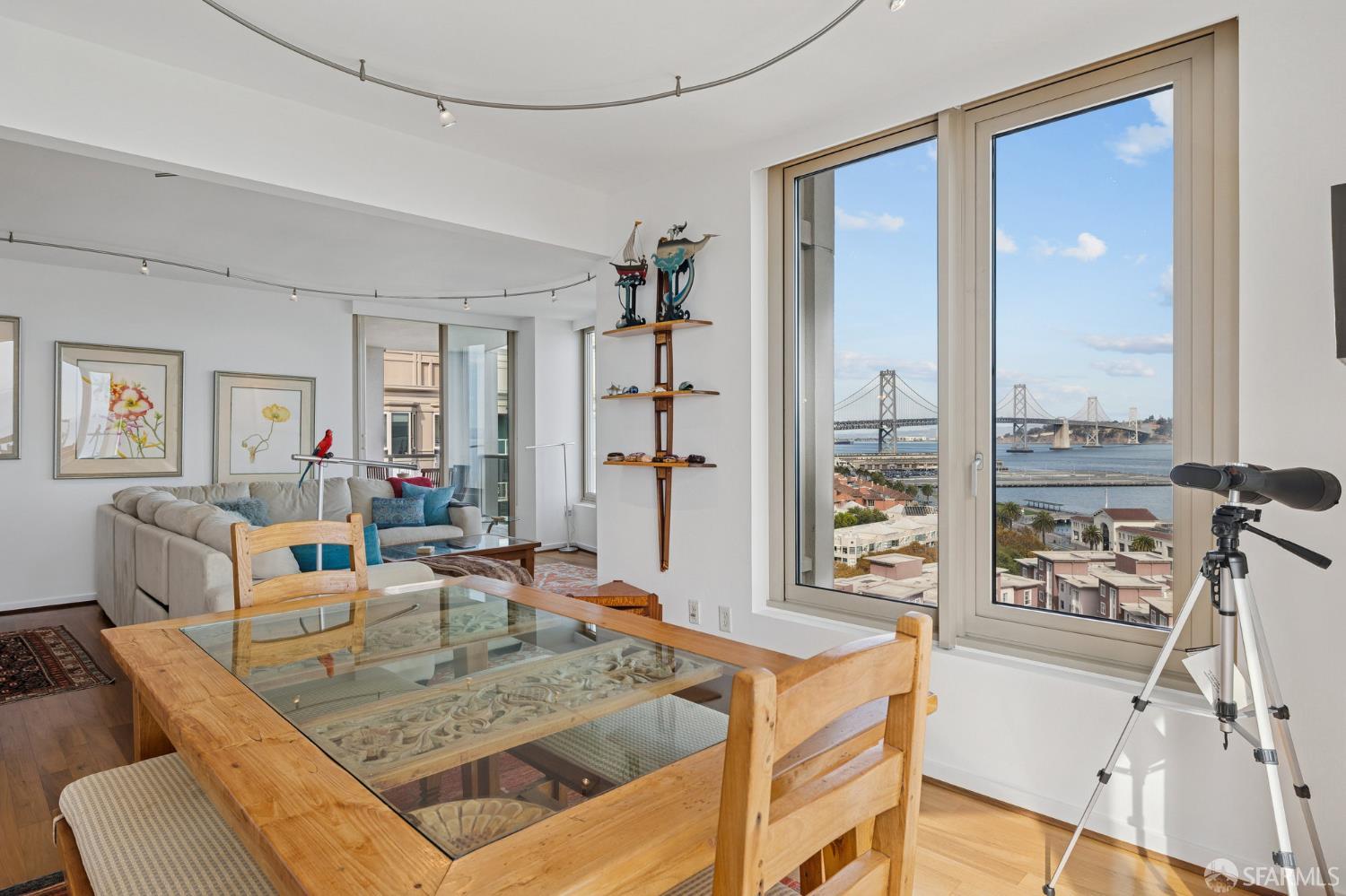 88 King Street # 1305