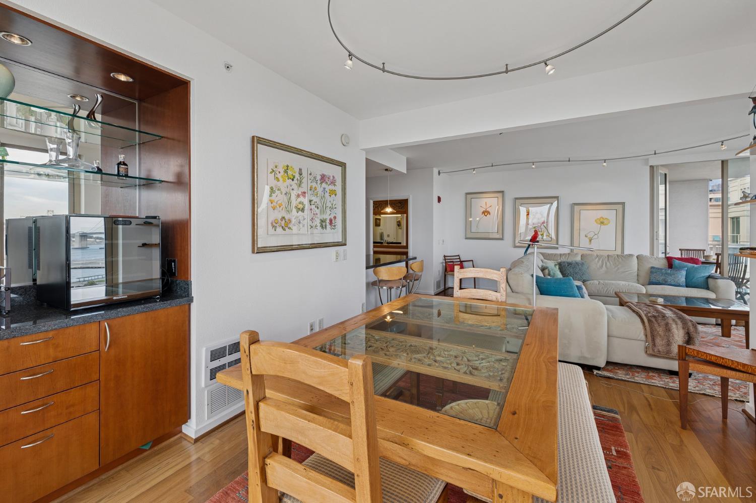 88 King Street # 1305