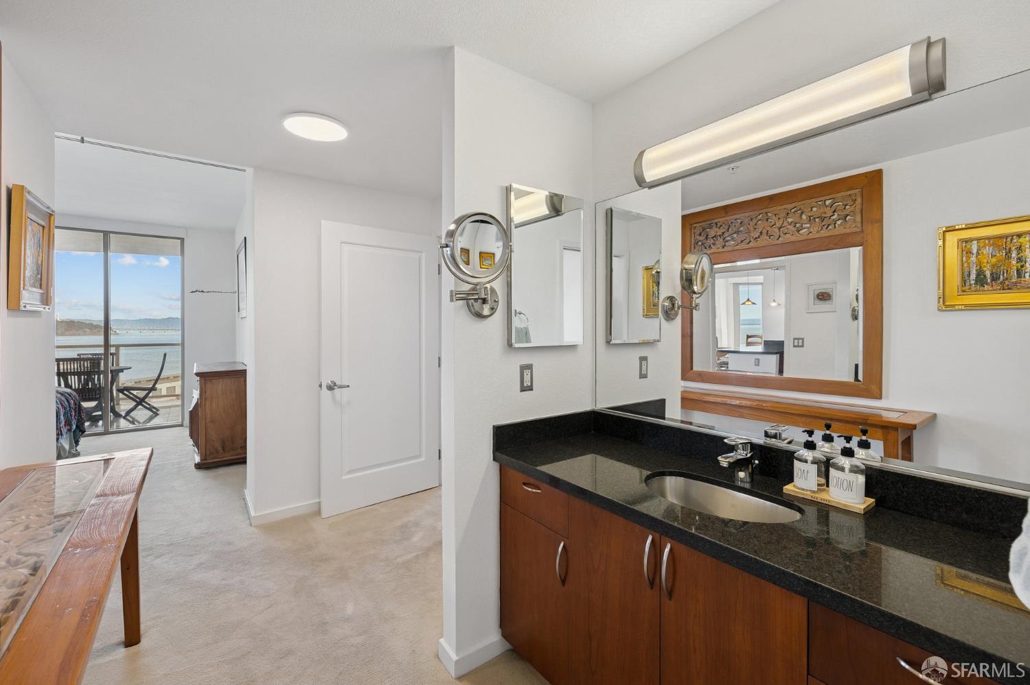 88 King Street # 1305