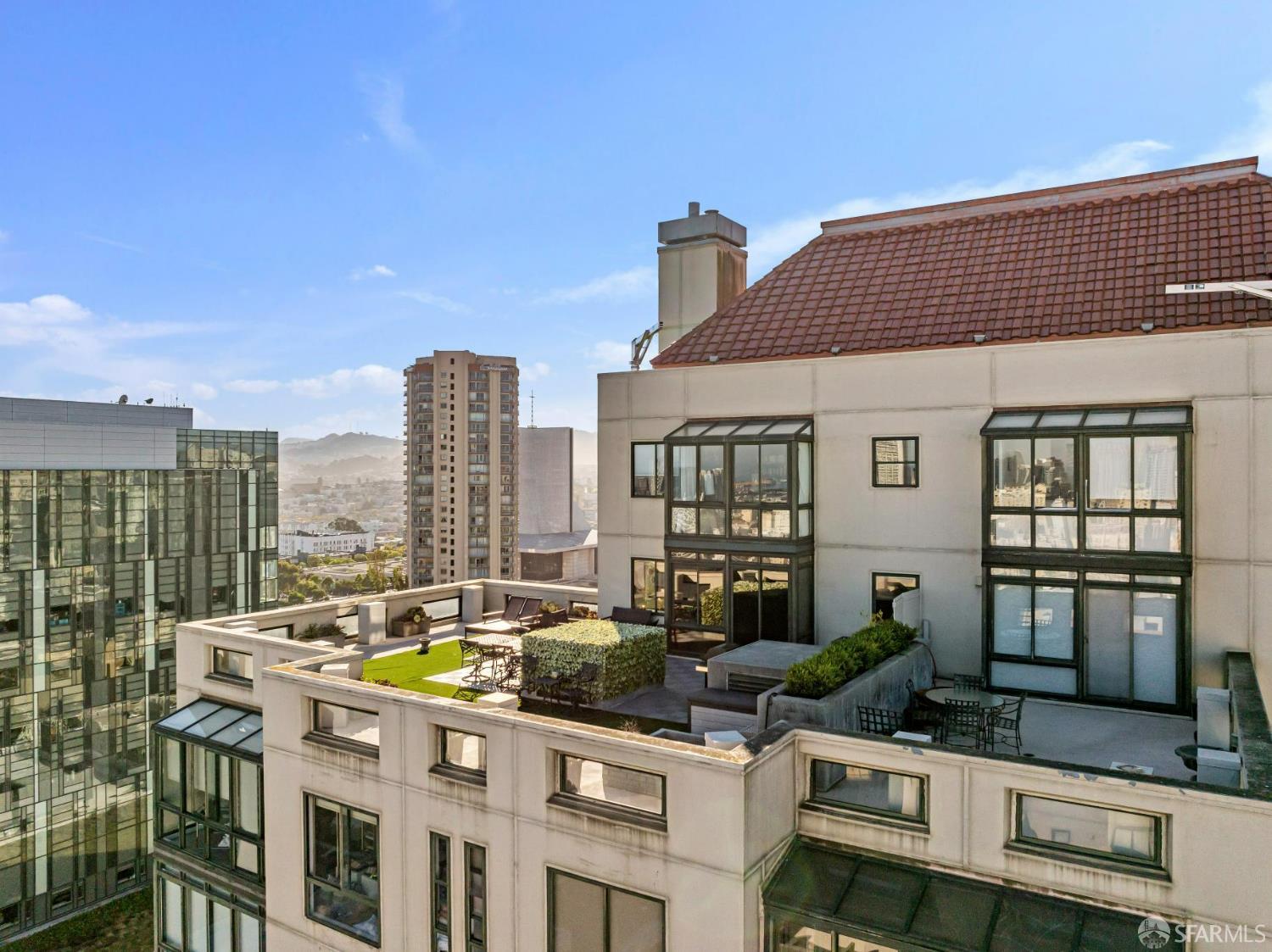 1 Daniel Burnham Court # 1506