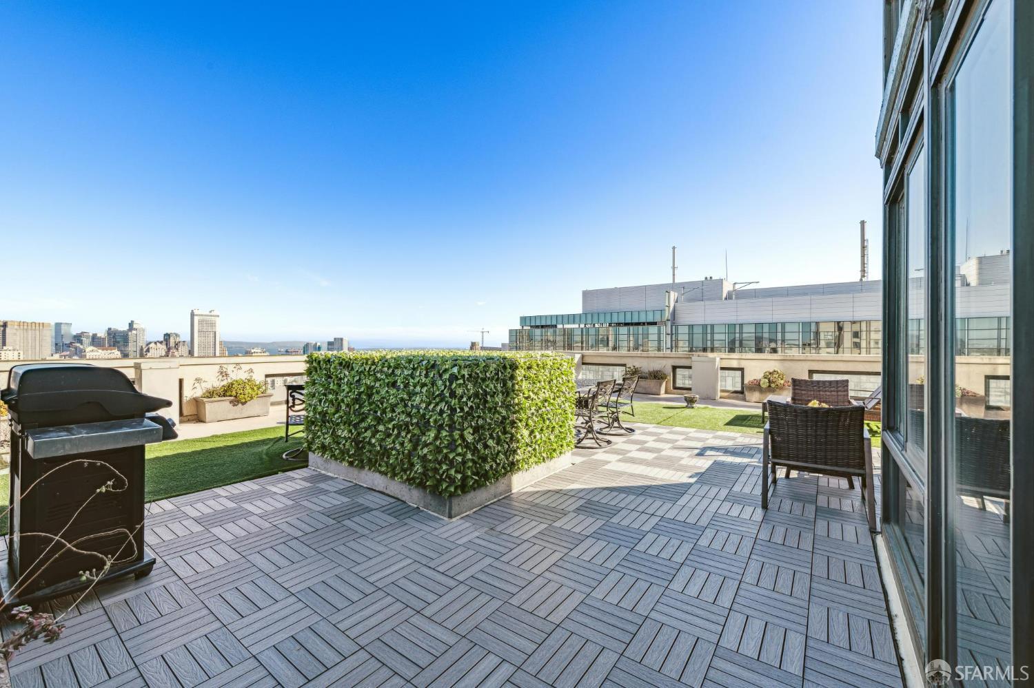 1 Daniel Burnham Court # 1506