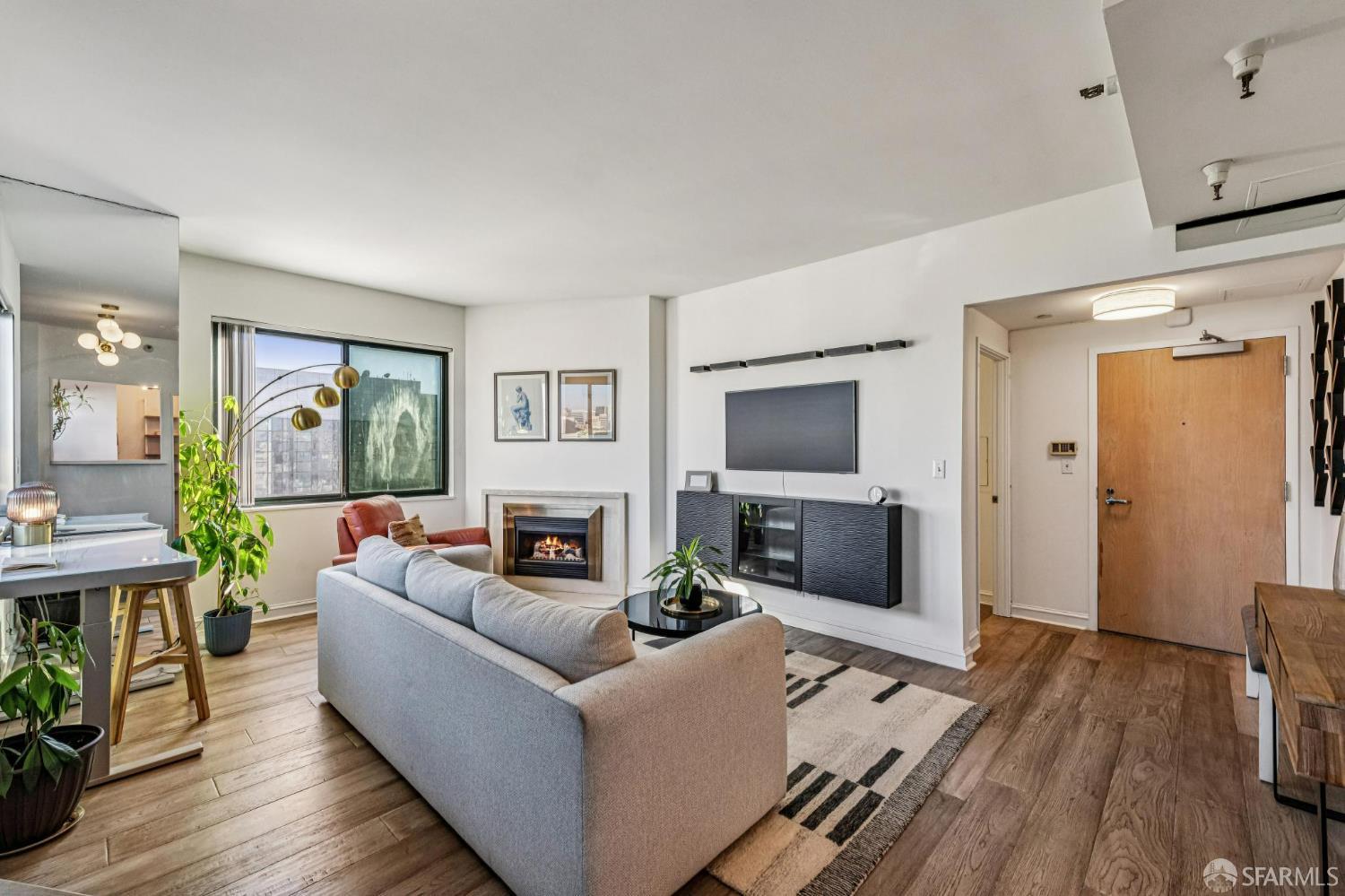 1 Daniel Burnham Court # 1506