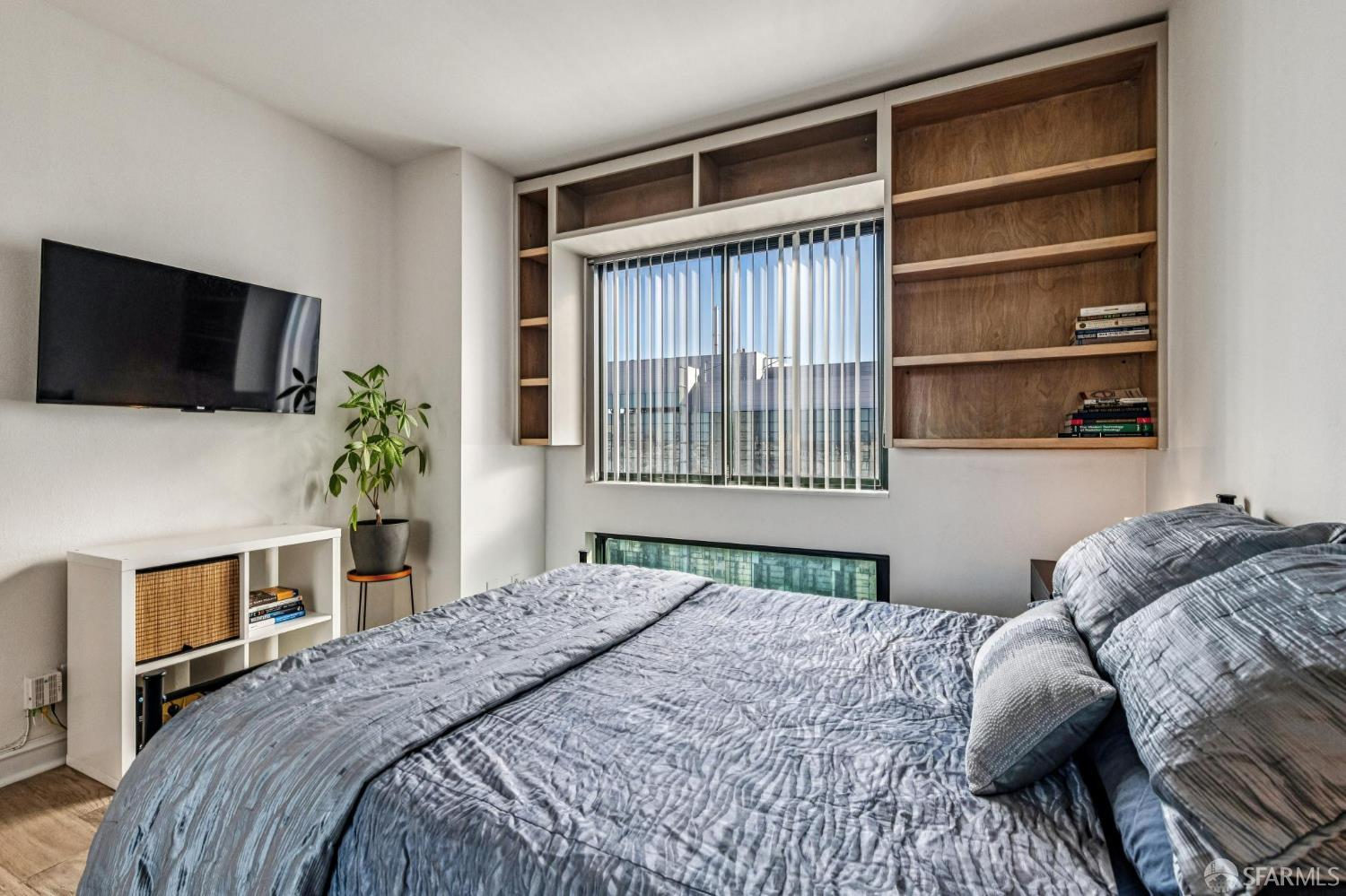 1 Daniel Burnham Court # 1506