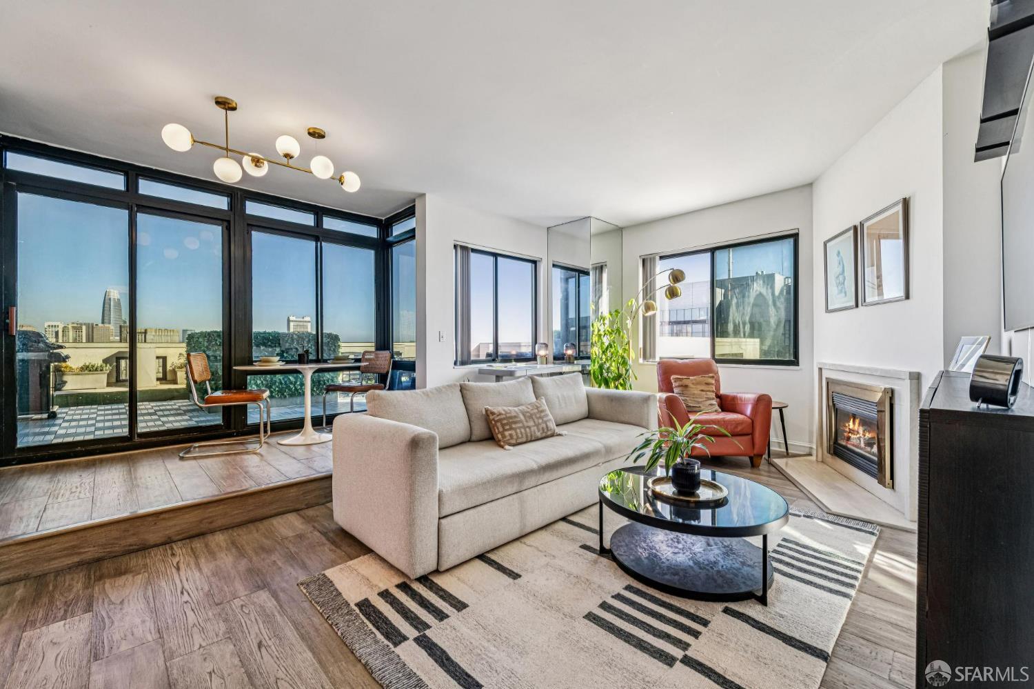 1 Daniel Burnham Court # 1506