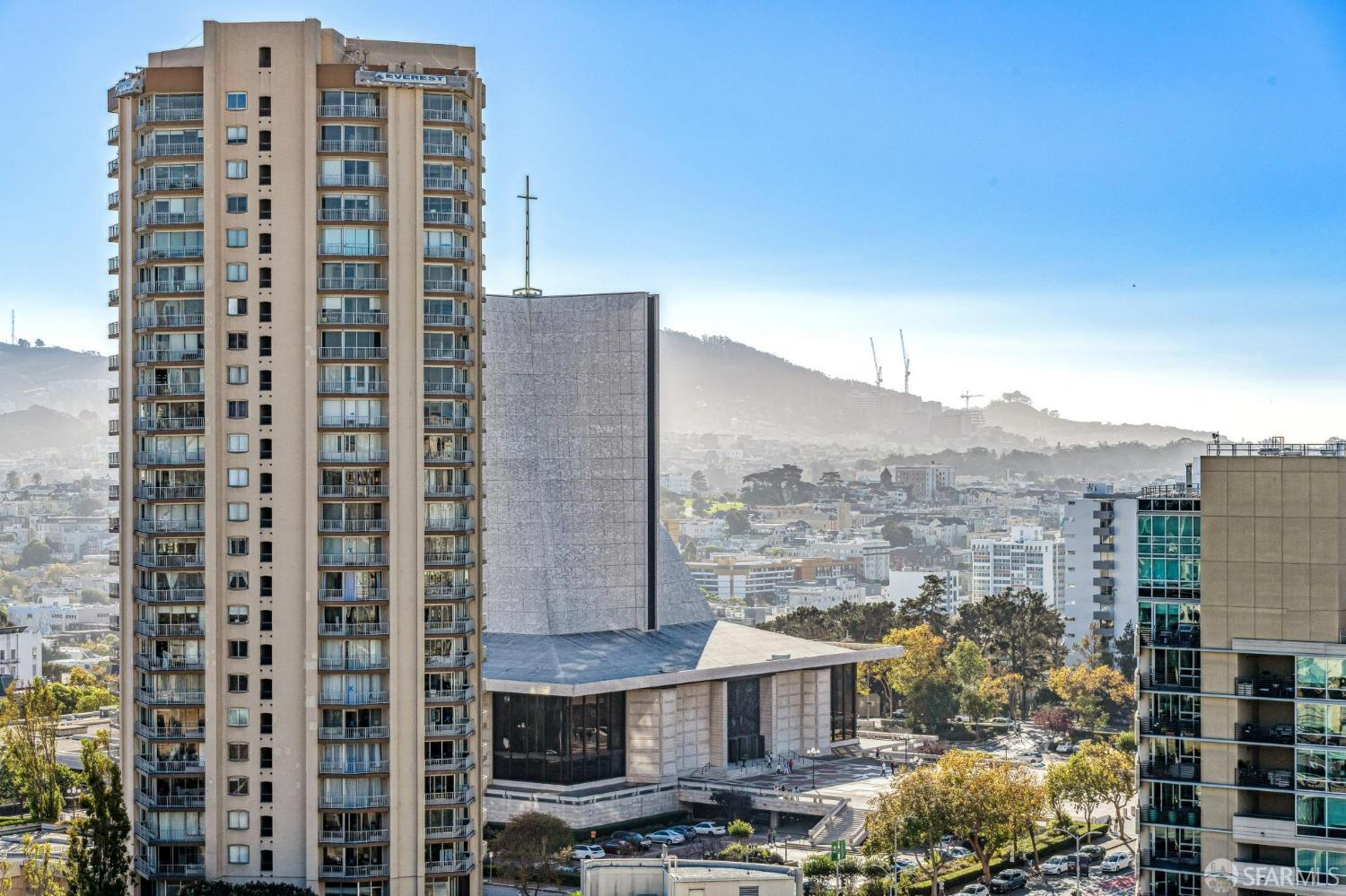 1 Daniel Burnham Court # 1506