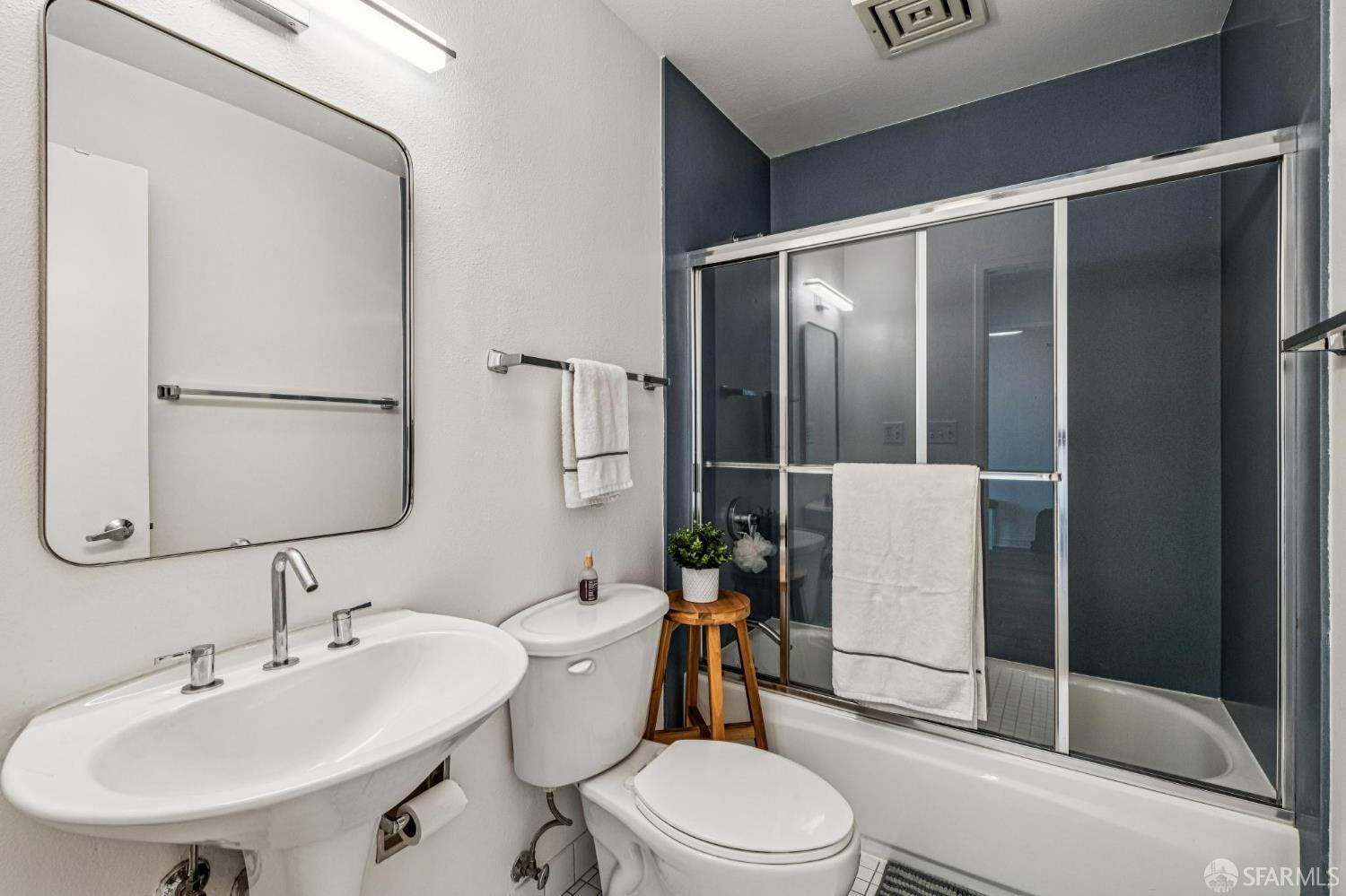 1 Daniel Burnham Court # 1506