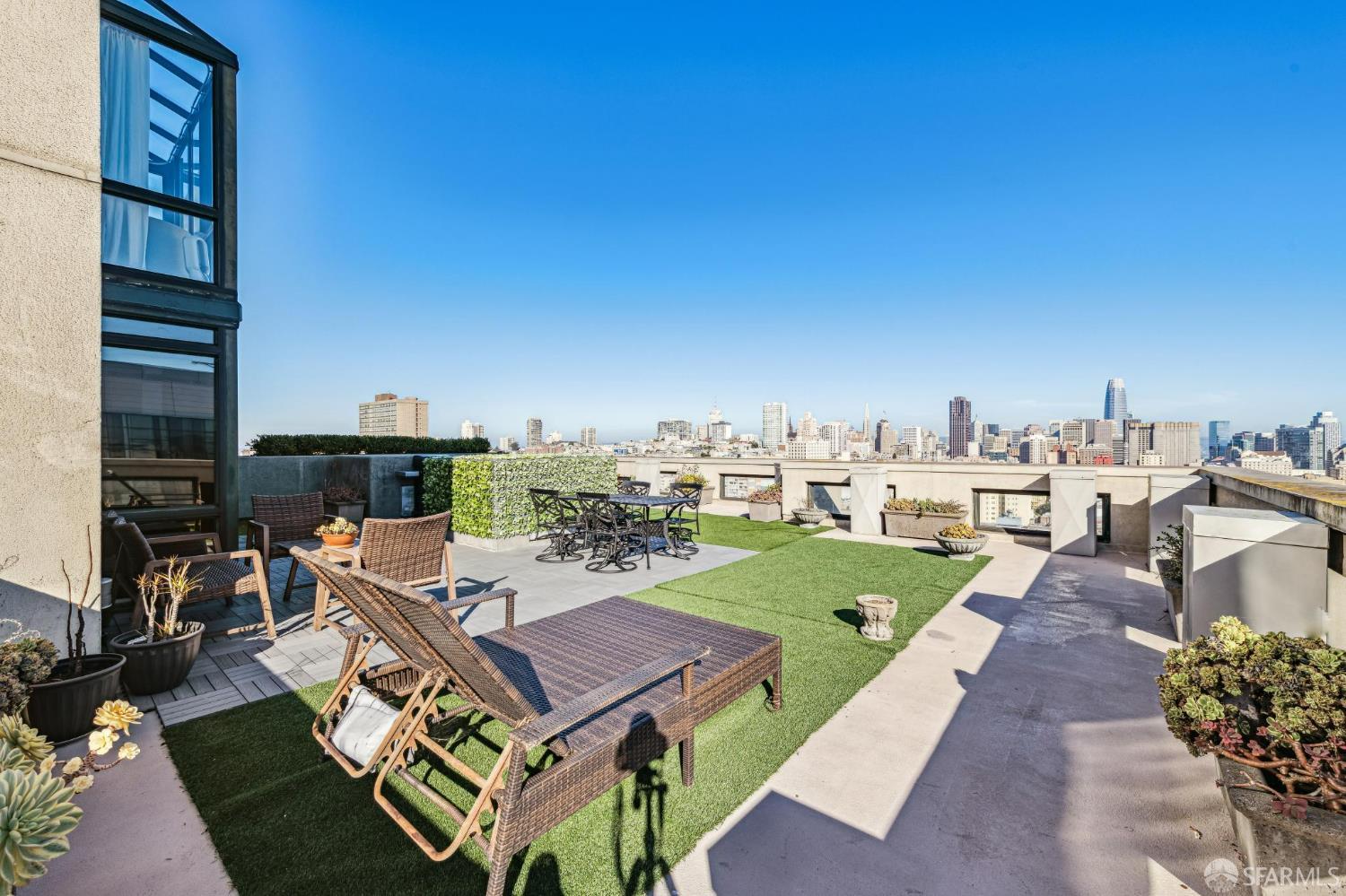 1 Daniel Burnham Court # 1506