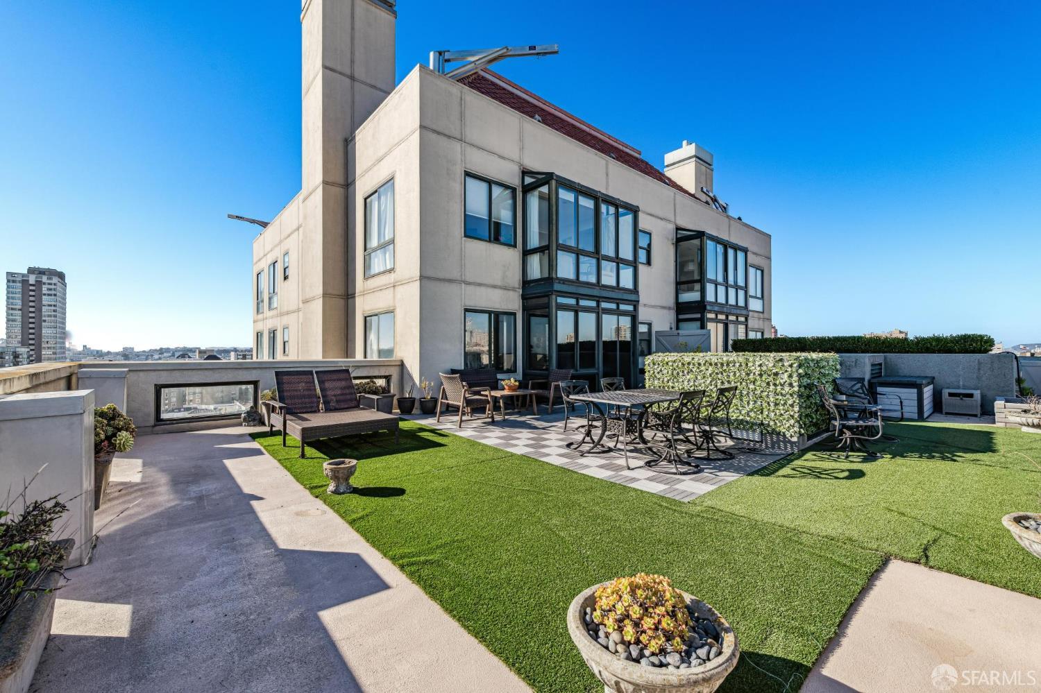 1 Daniel Burnham Court # 1506