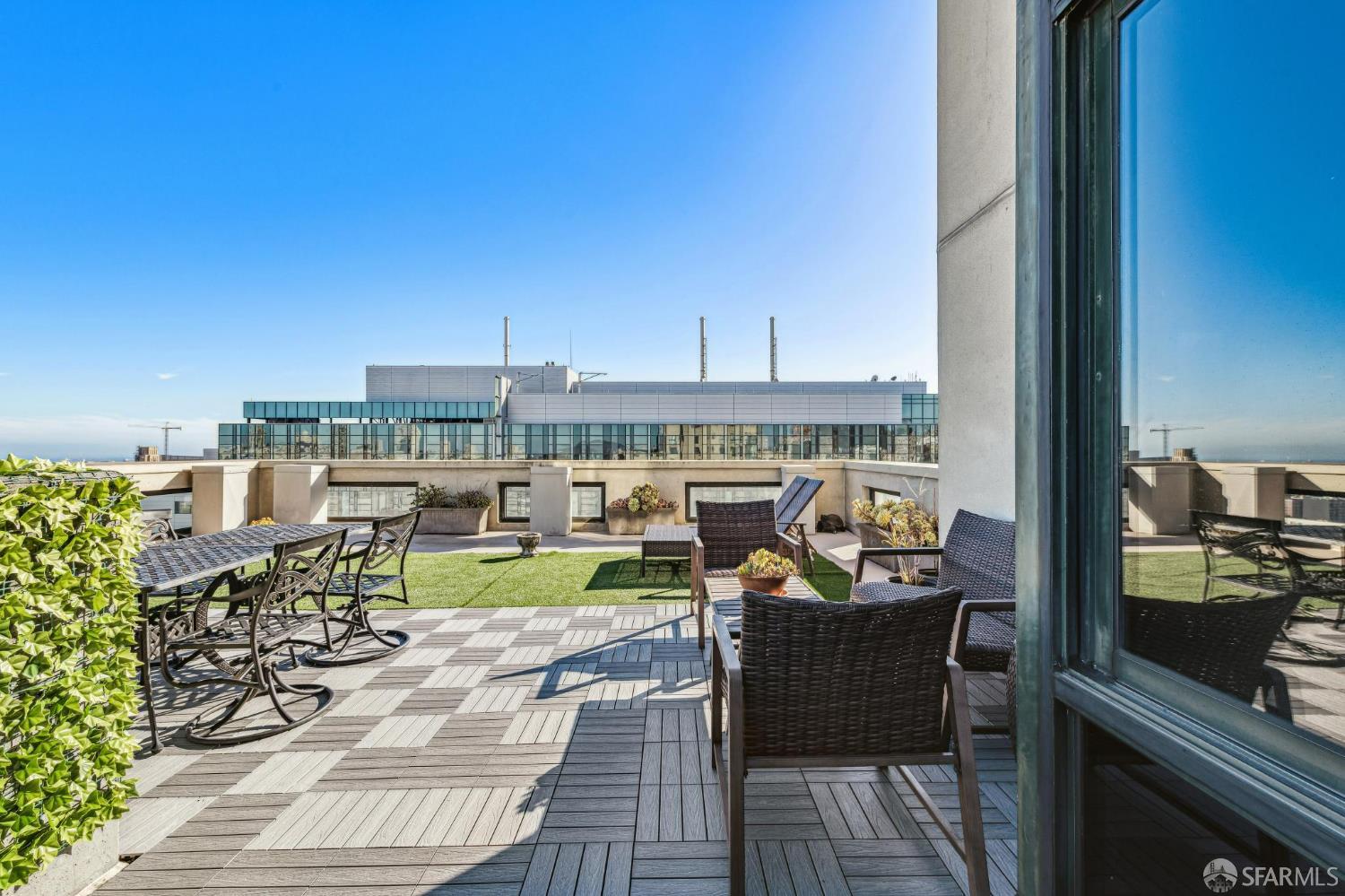 1 Daniel Burnham Court # 1506