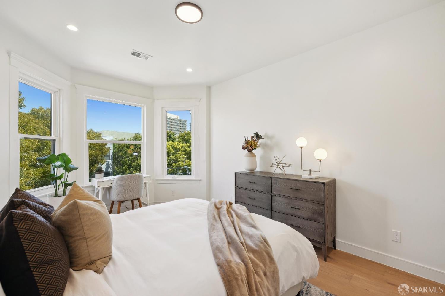 1234 Francisco Street # 6