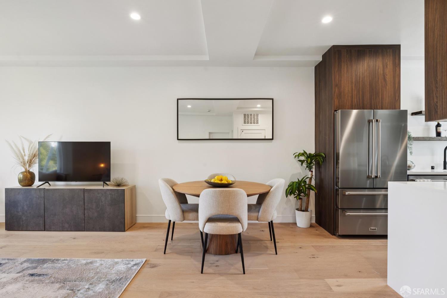 1234 Francisco Street # 6