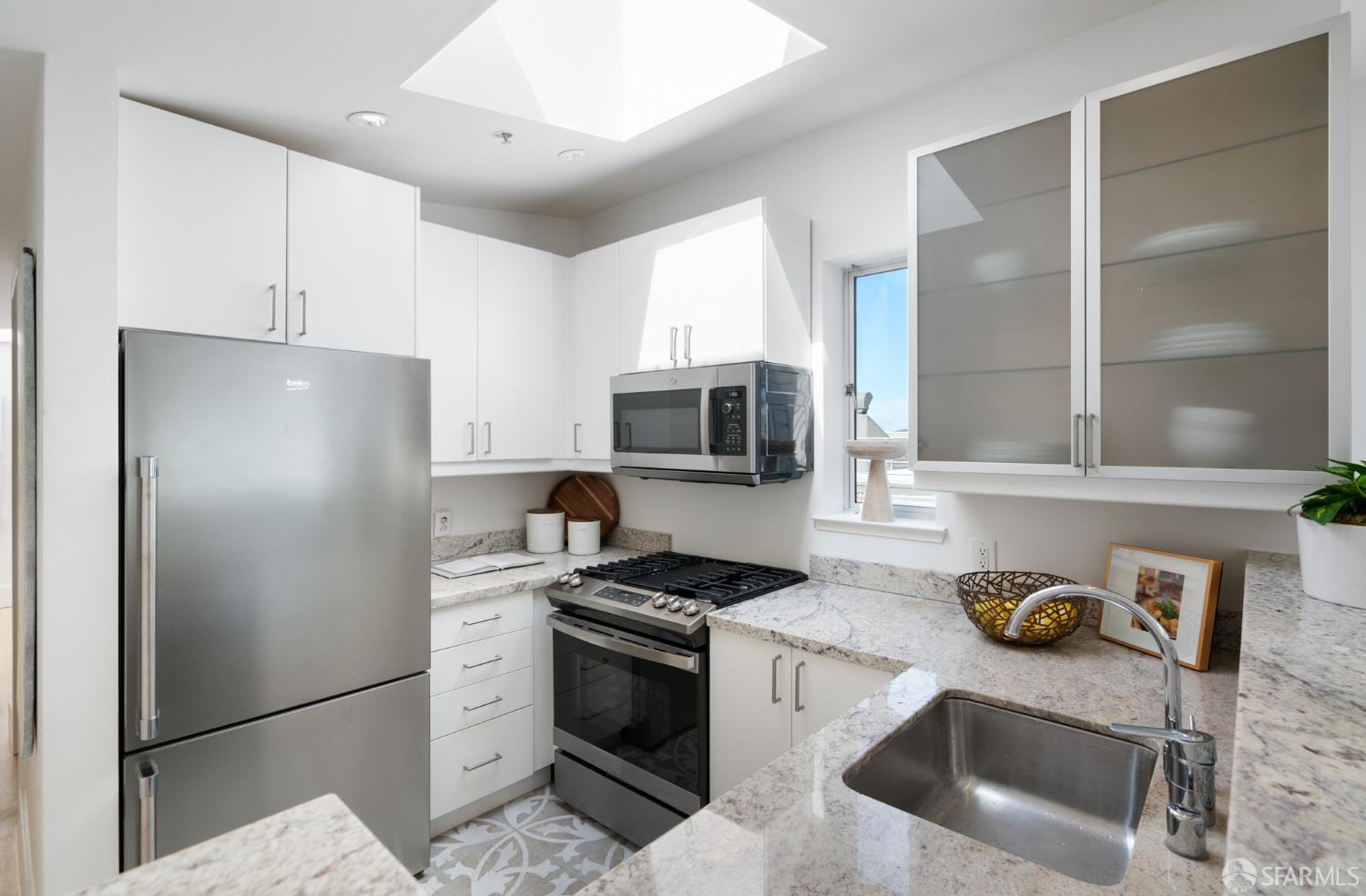 2315 Van Ness Avenue # 7