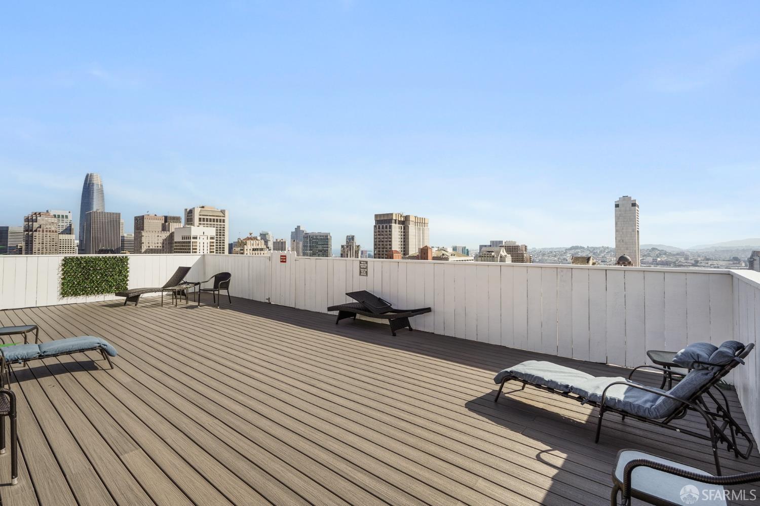 1001 Pine Street # 1211