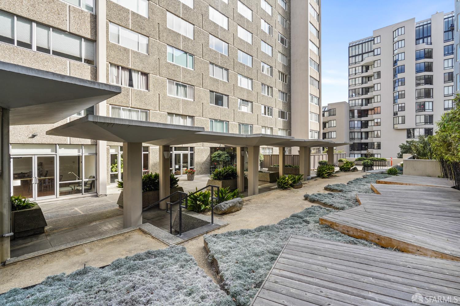 1001 Pine Street # 1211