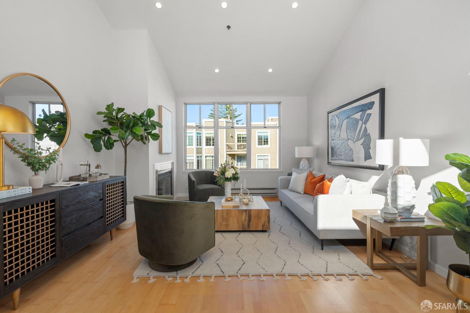 2075 Sutter Street # 501