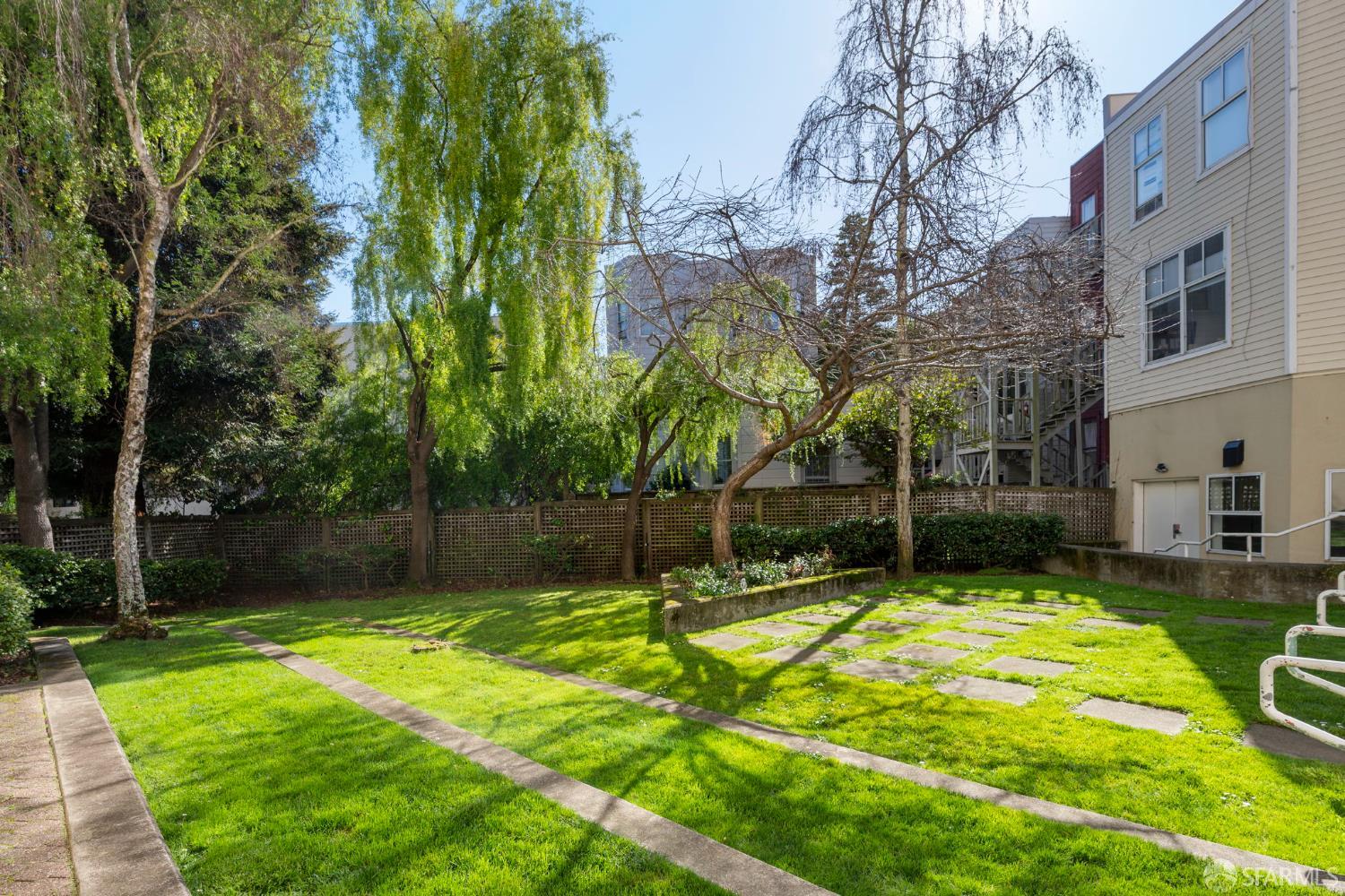 2075 Sutter Street # 501