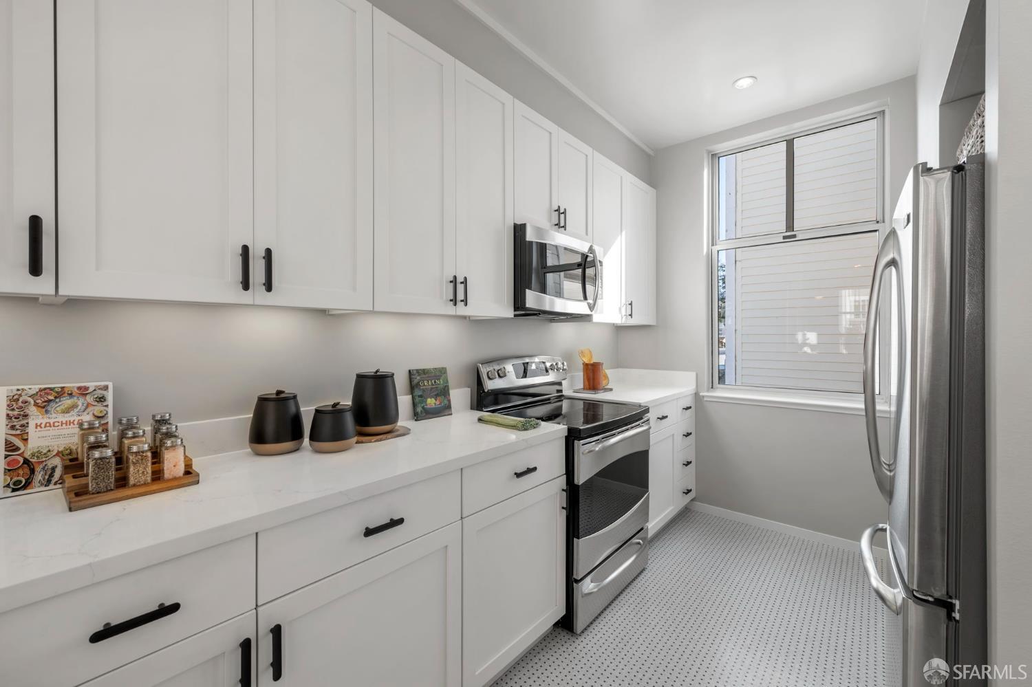 2075 Sutter Street # 501