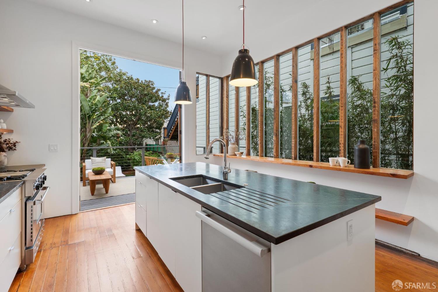 1321 S Van Ness Avenue