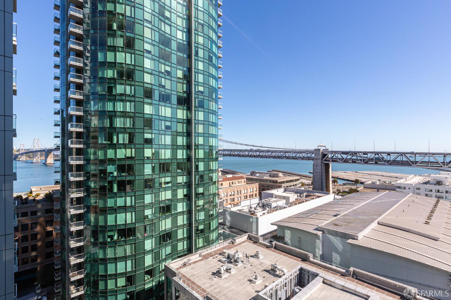 301 Main Street # 18G