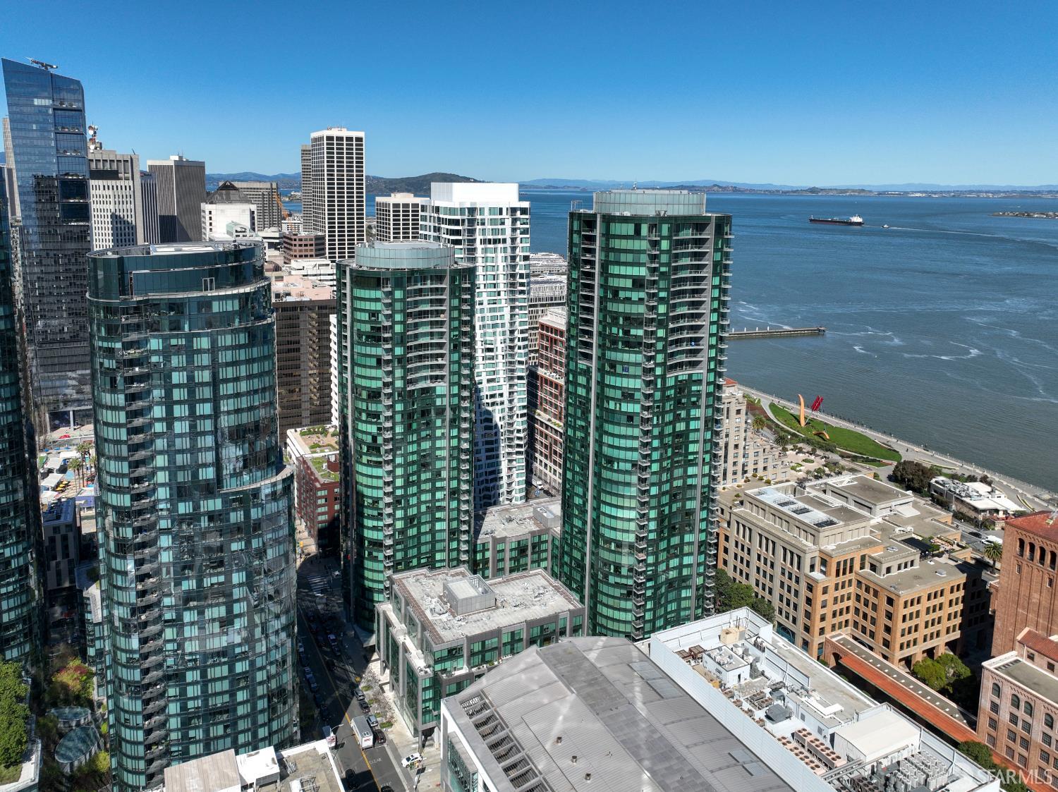 301 Main Street # 18G