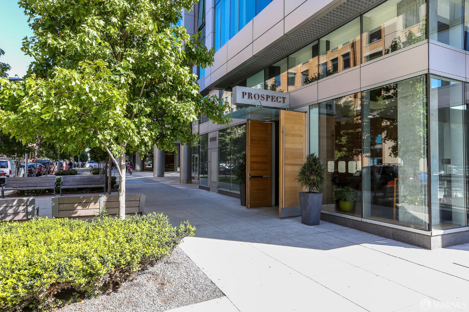 301 Main Street # 18G