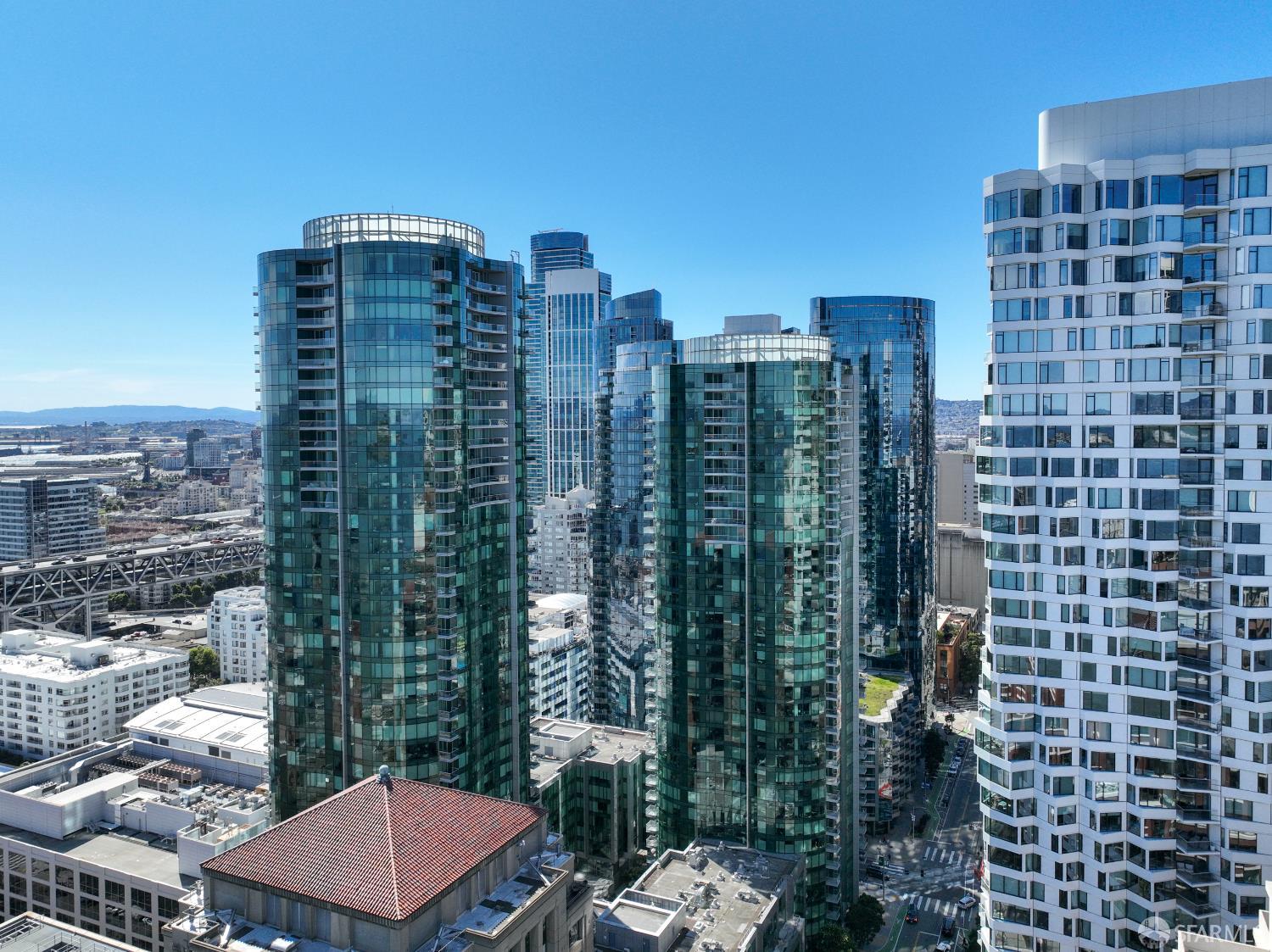 301 Main Street # 18G