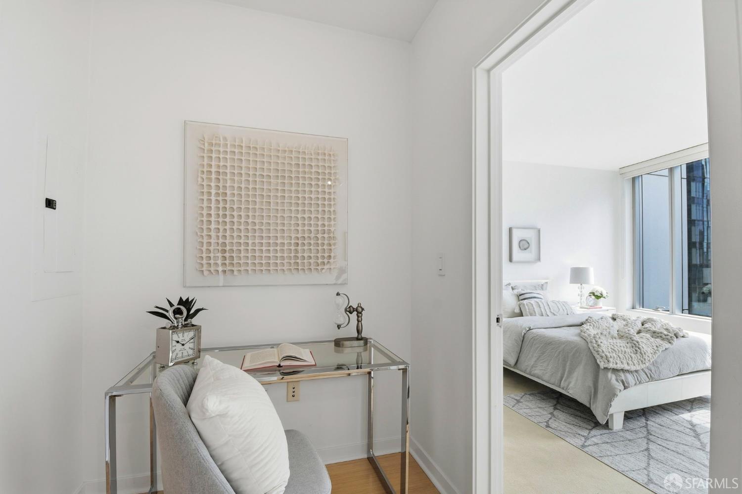 301 Main Street # 18G
