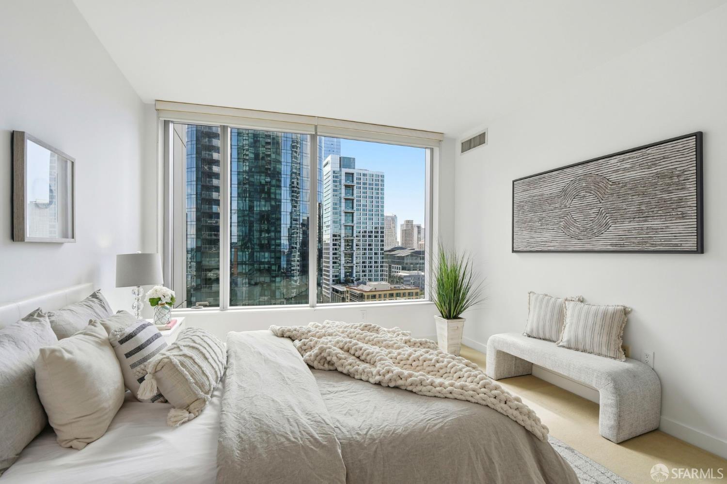 301 Main Street # 18G