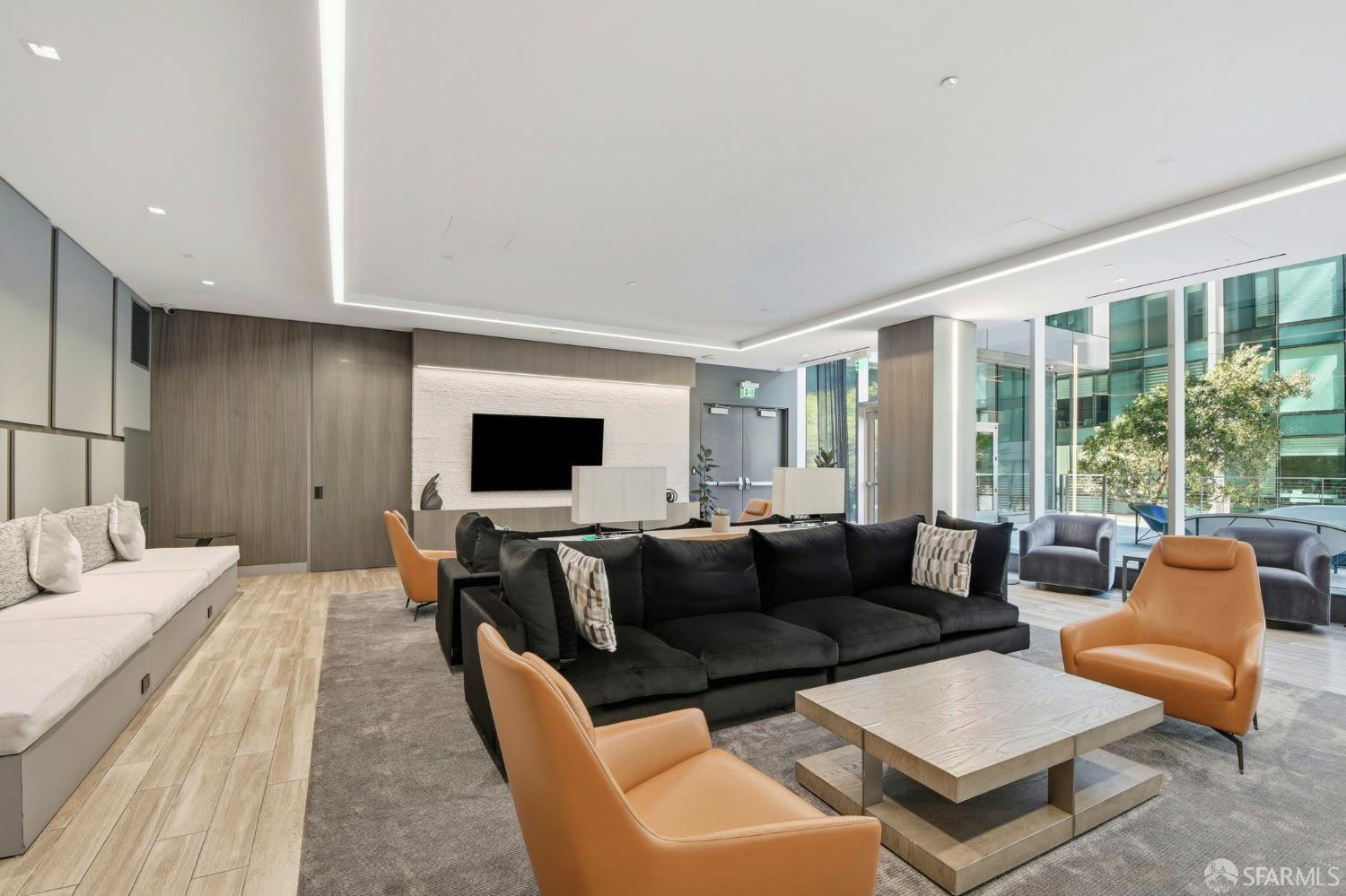301 Main Street # 18G