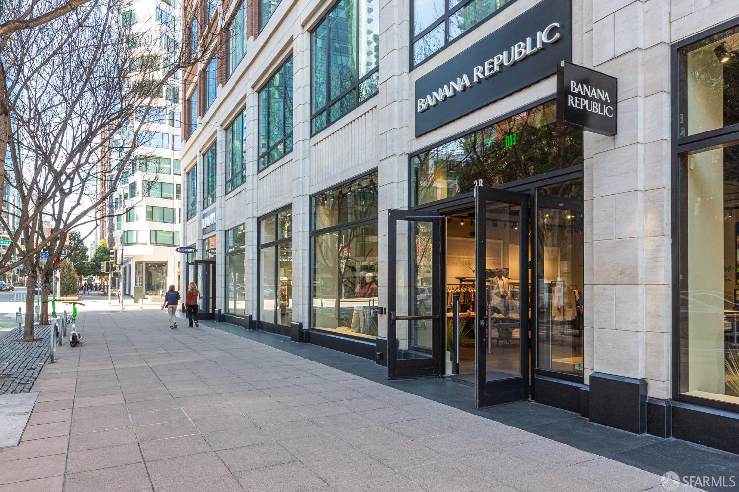 301 Main Street # 18G