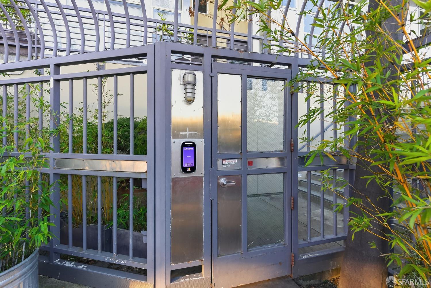 370 De Haro Street # B16