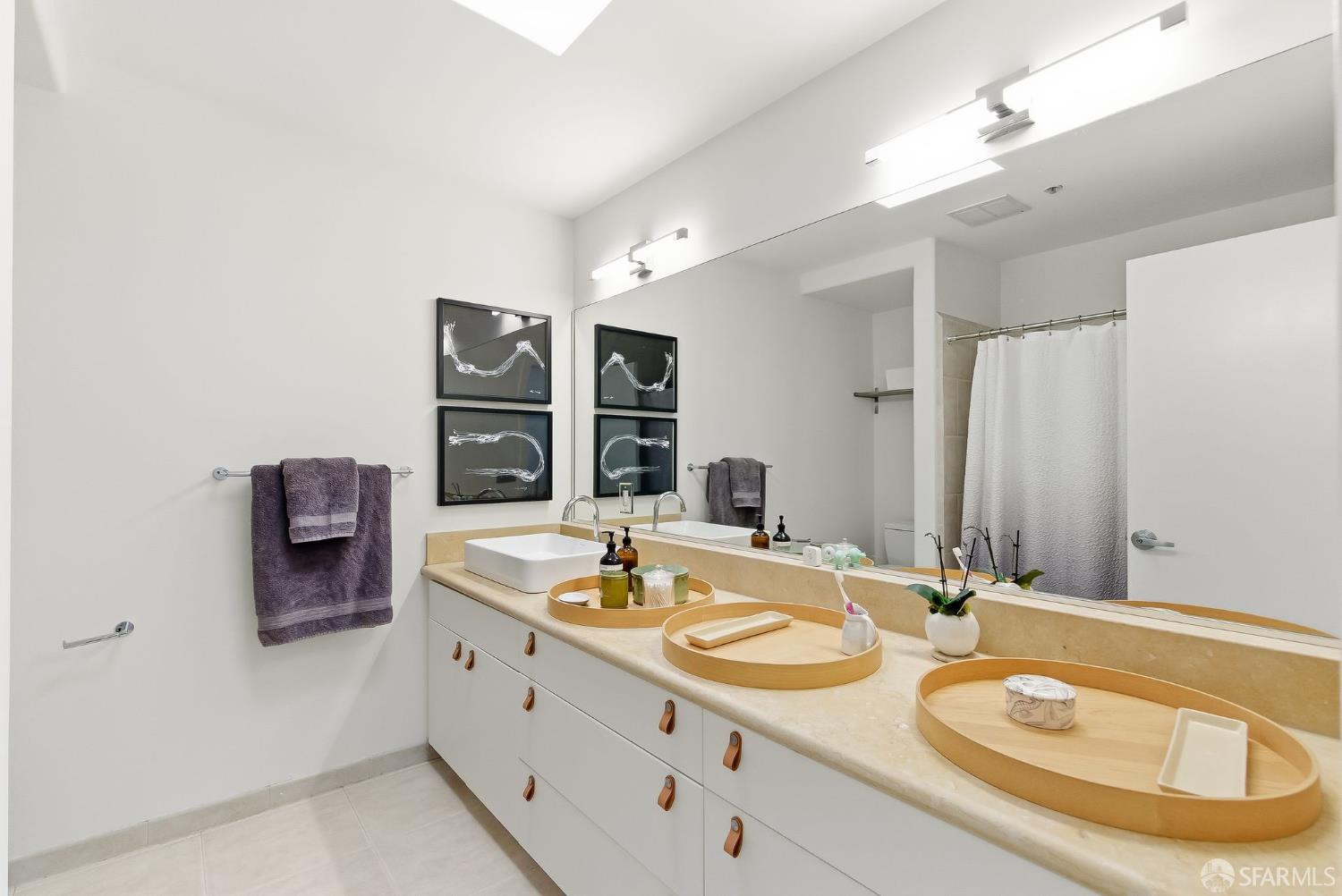 370 De Haro Street # B16