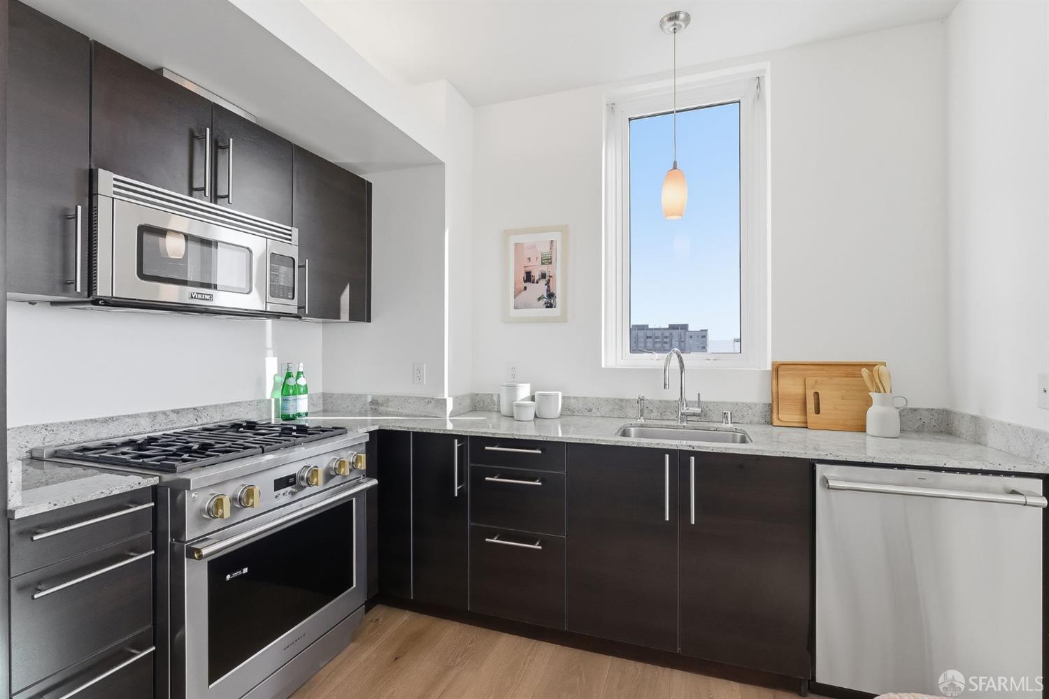 300 Berry Street # 1408