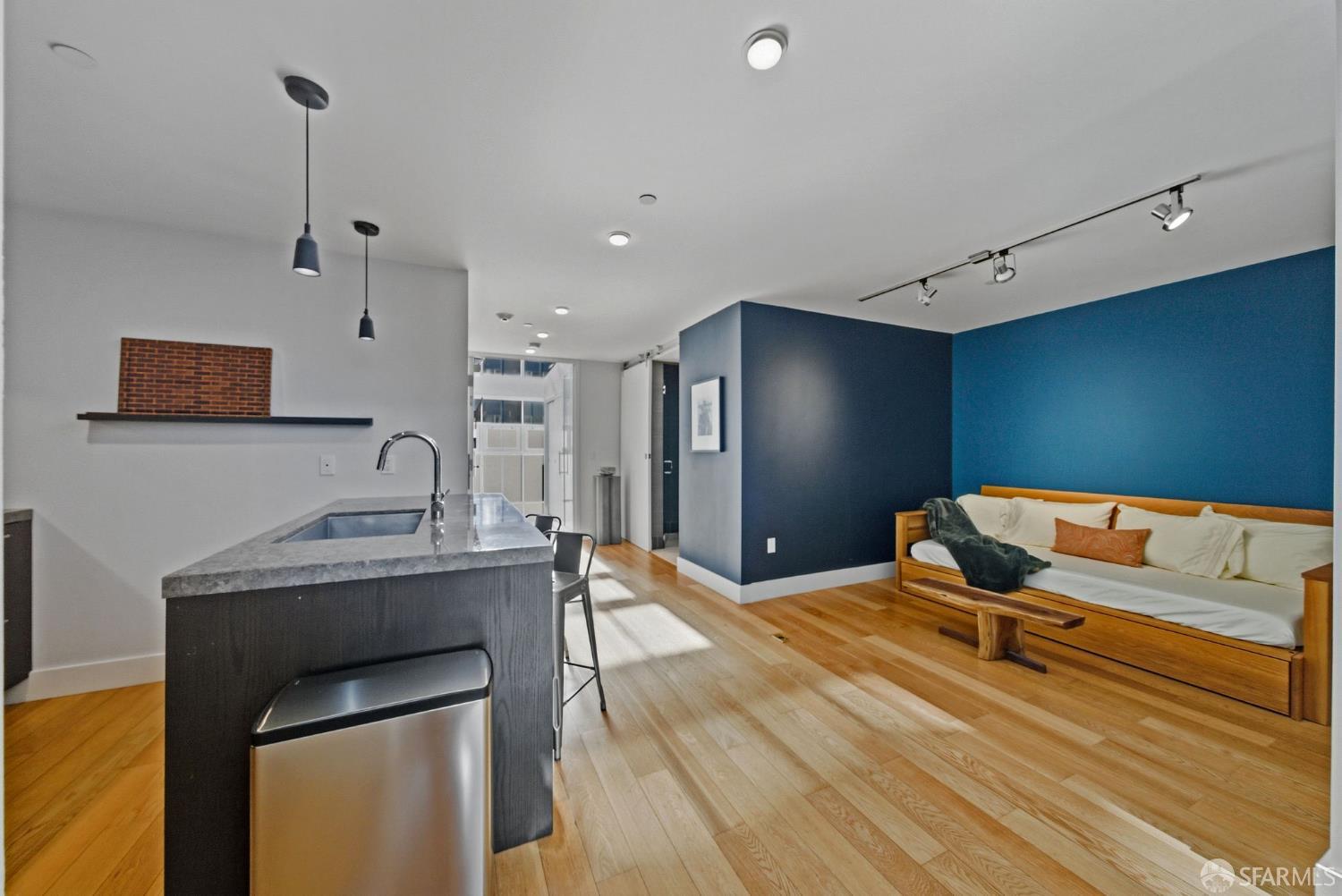 19 Tehama Street # 4