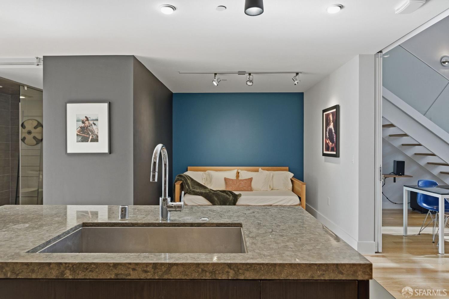 19 Tehama Street # 4