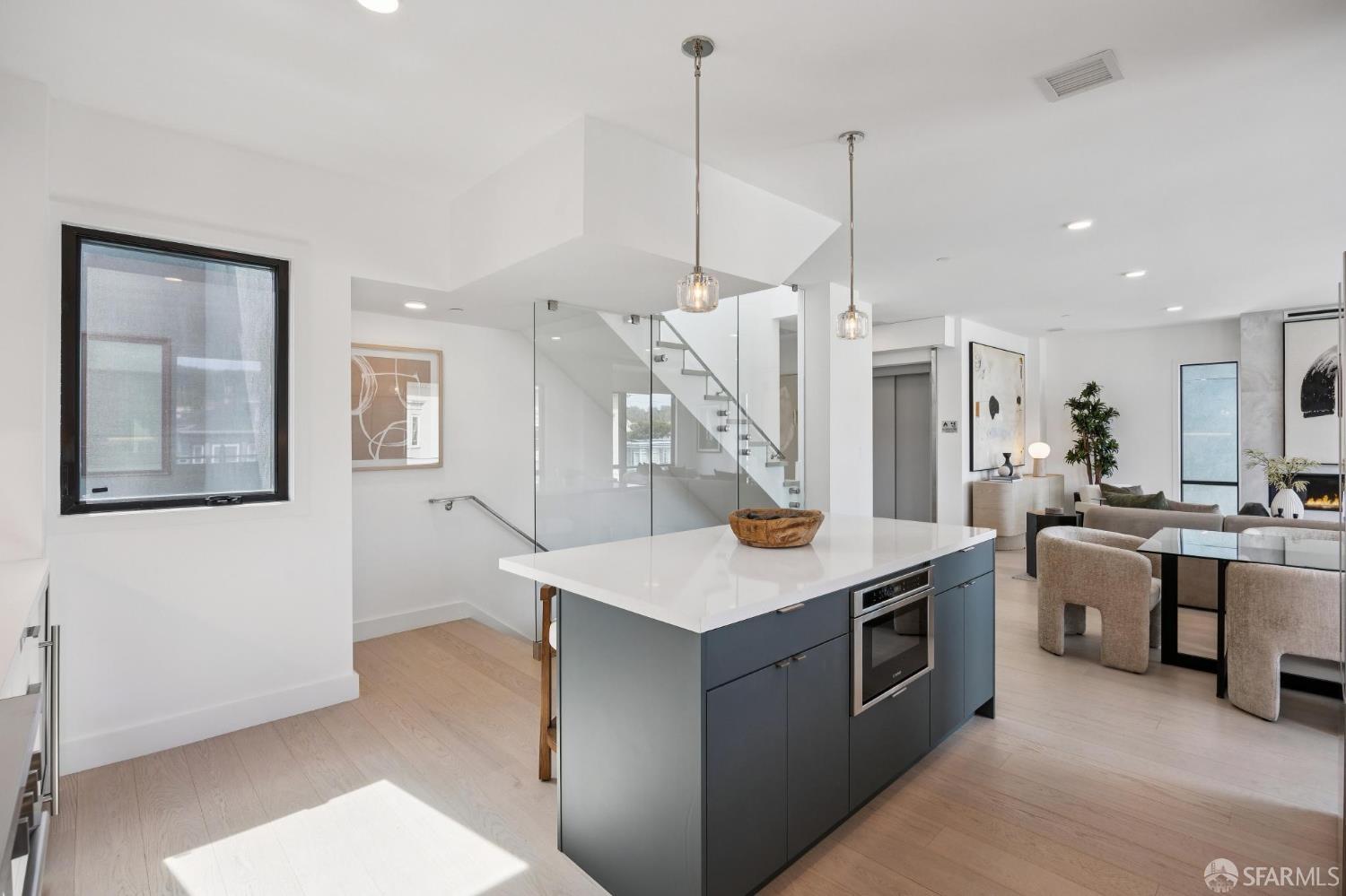 4135 California Street # 7