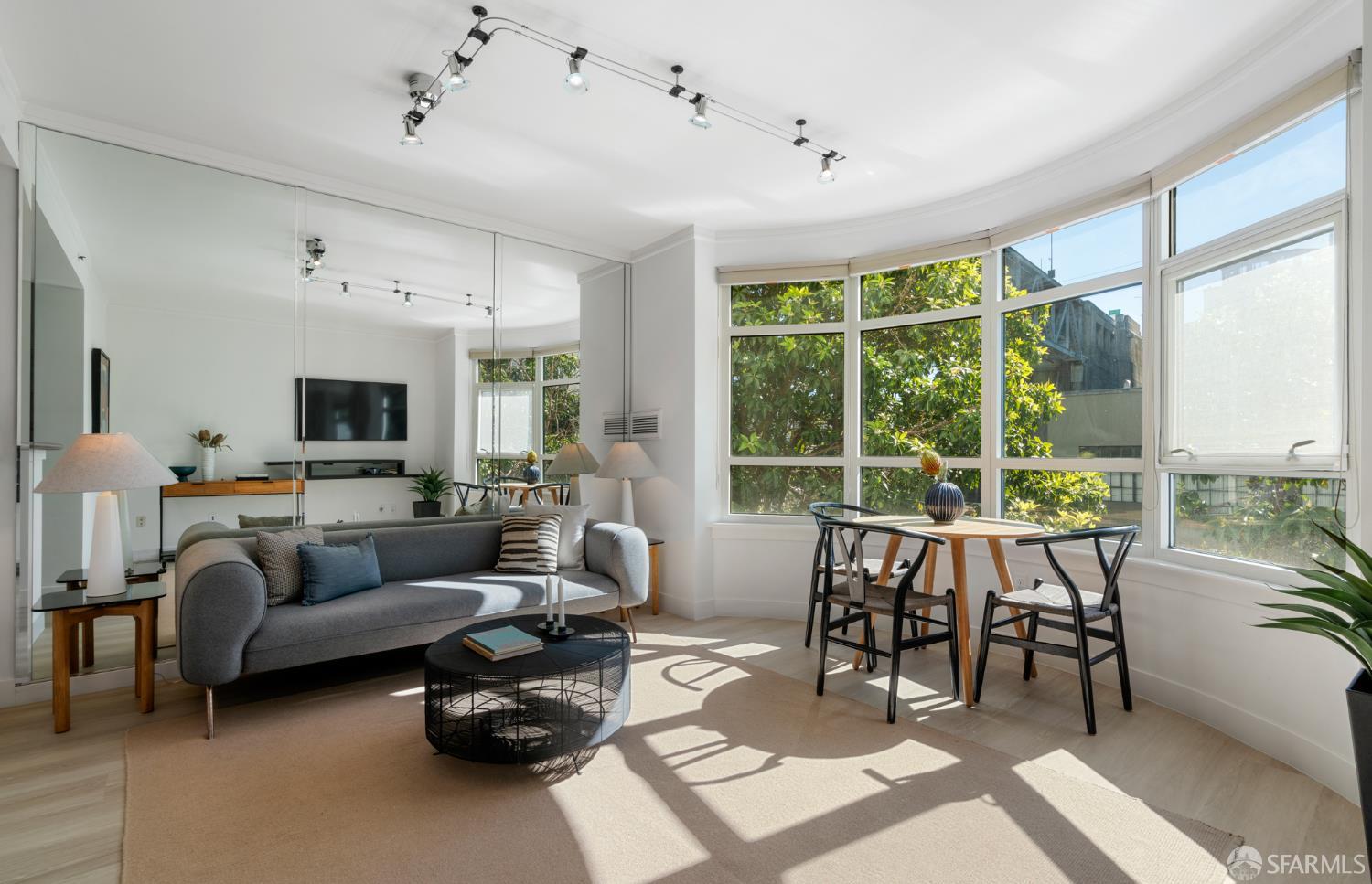 403 Main Street # 208N